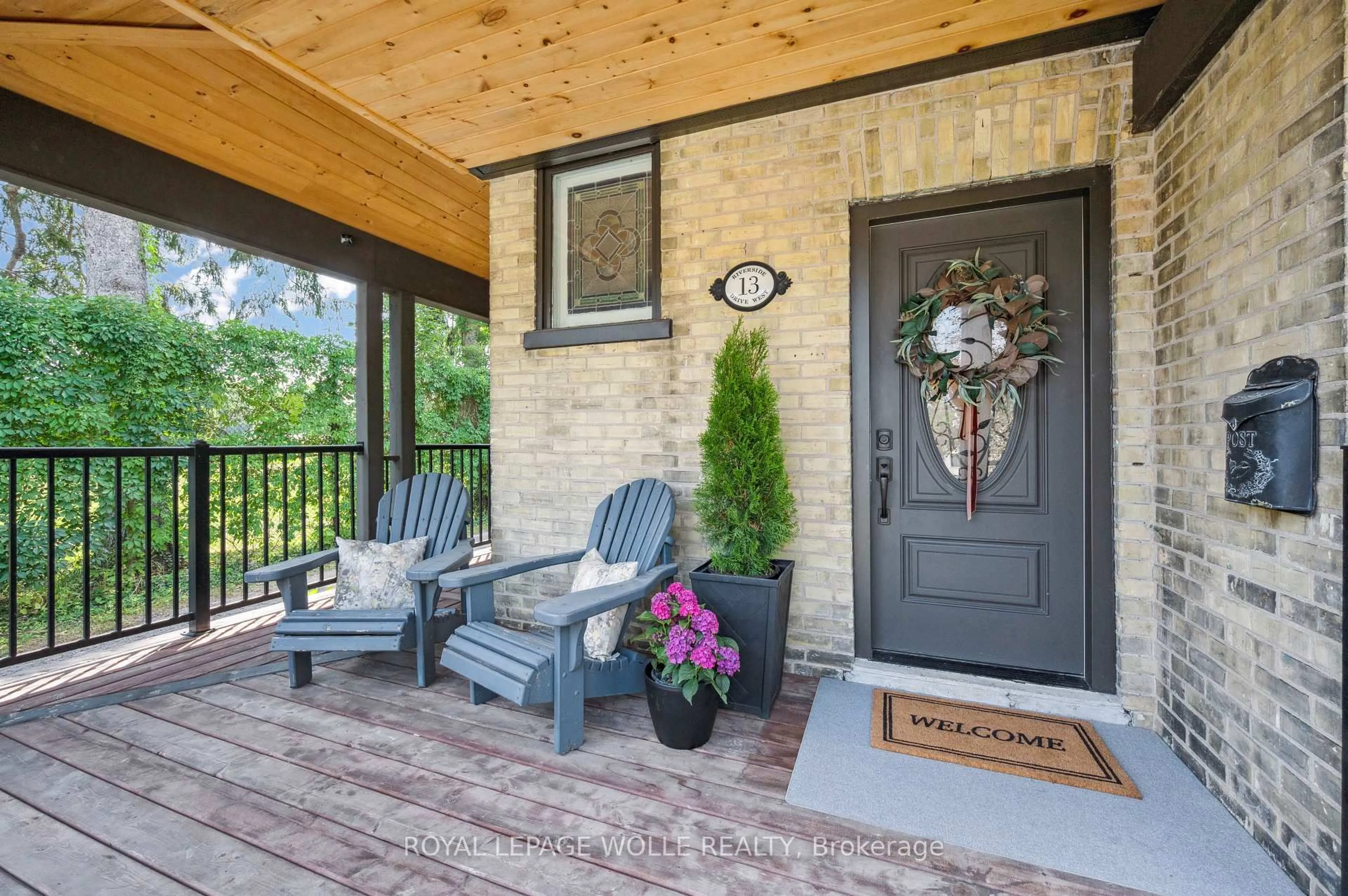 Indoor entryway for 13 Riverside Dr, Woolwich Ontario N3B 1R2