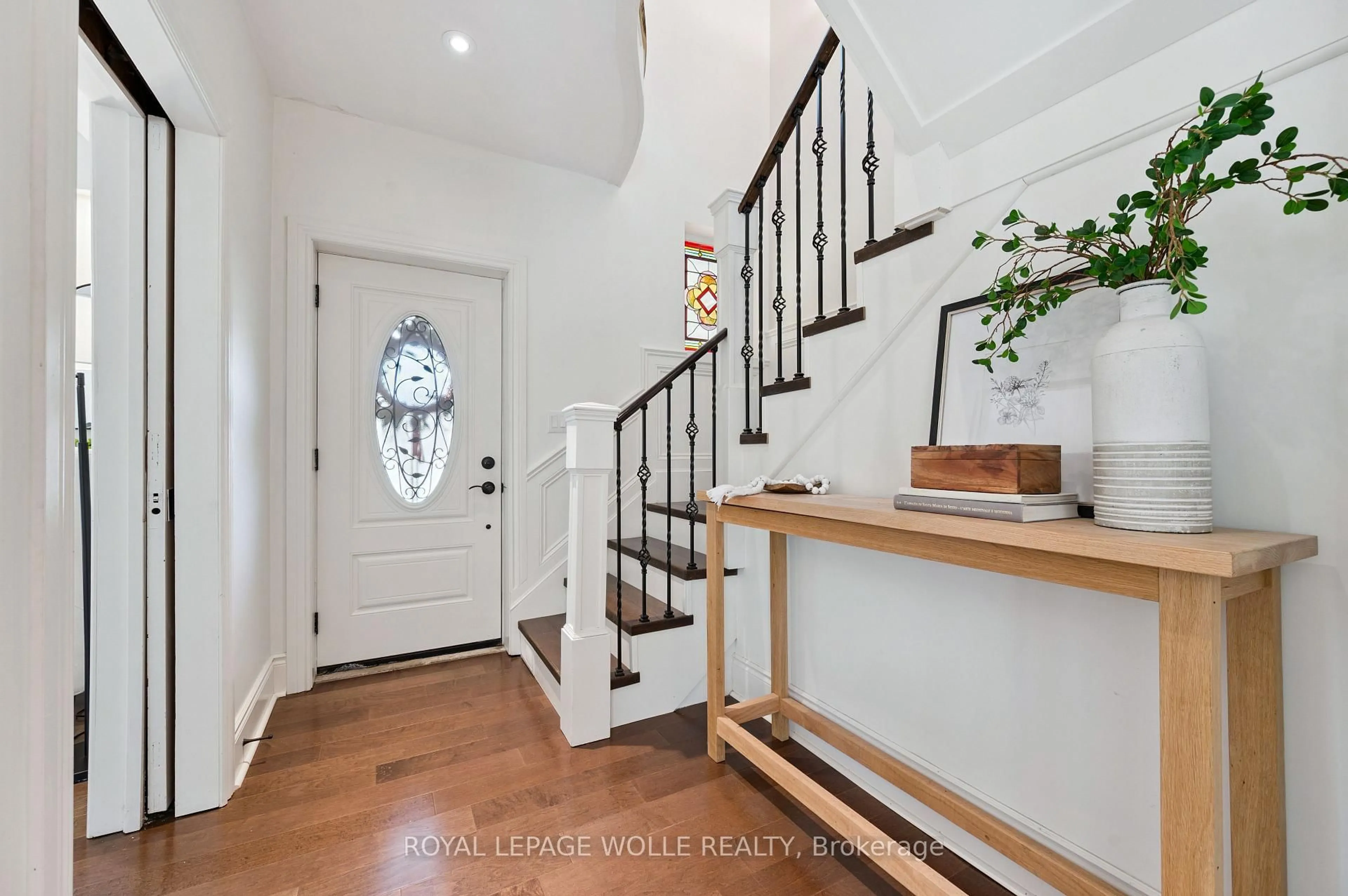 Indoor entryway for 13 Riverside Dr, Woolwich Ontario N3B 1R2