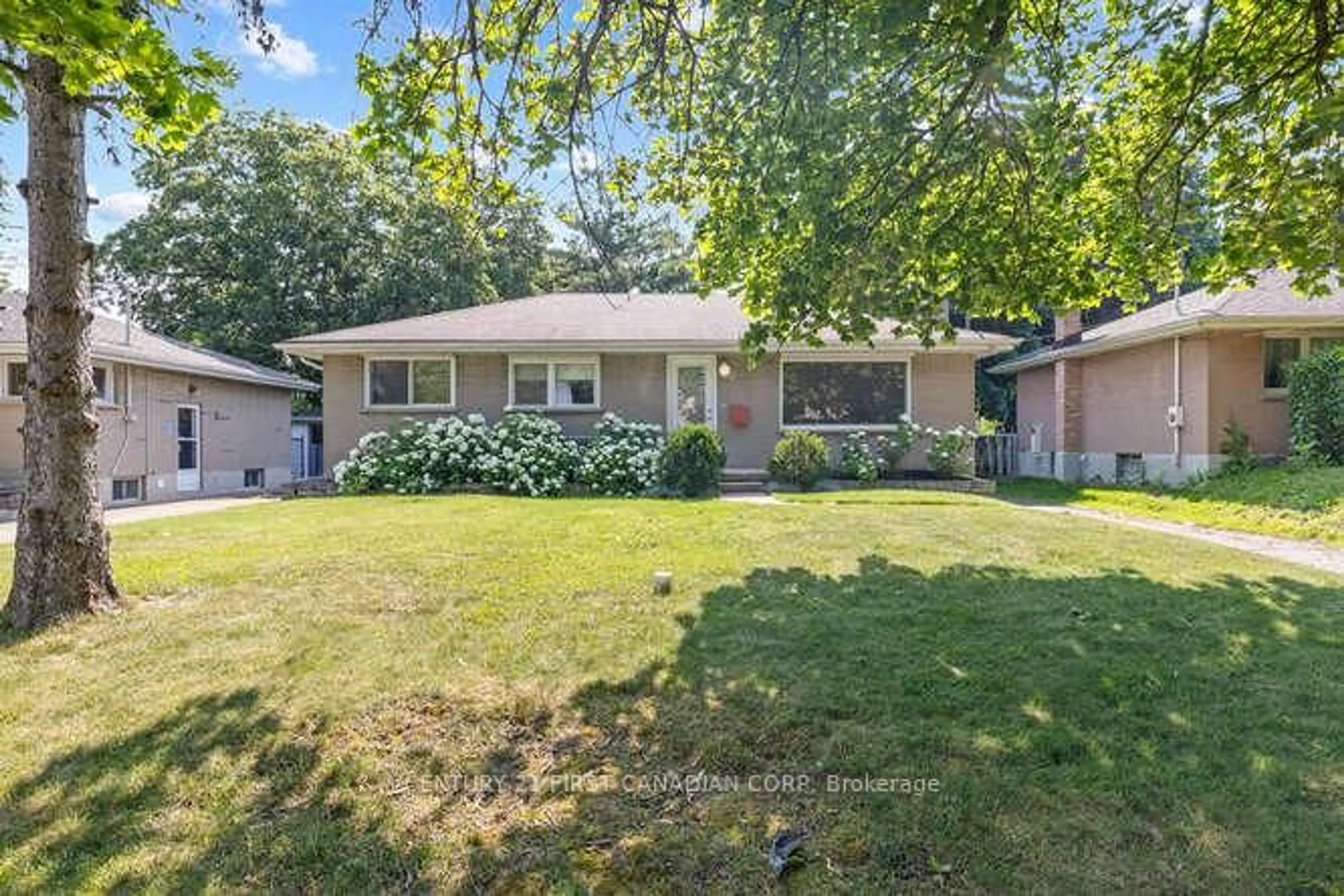 Unknown for 470 Beachwood Ave, London South Ontario N6J 3K1