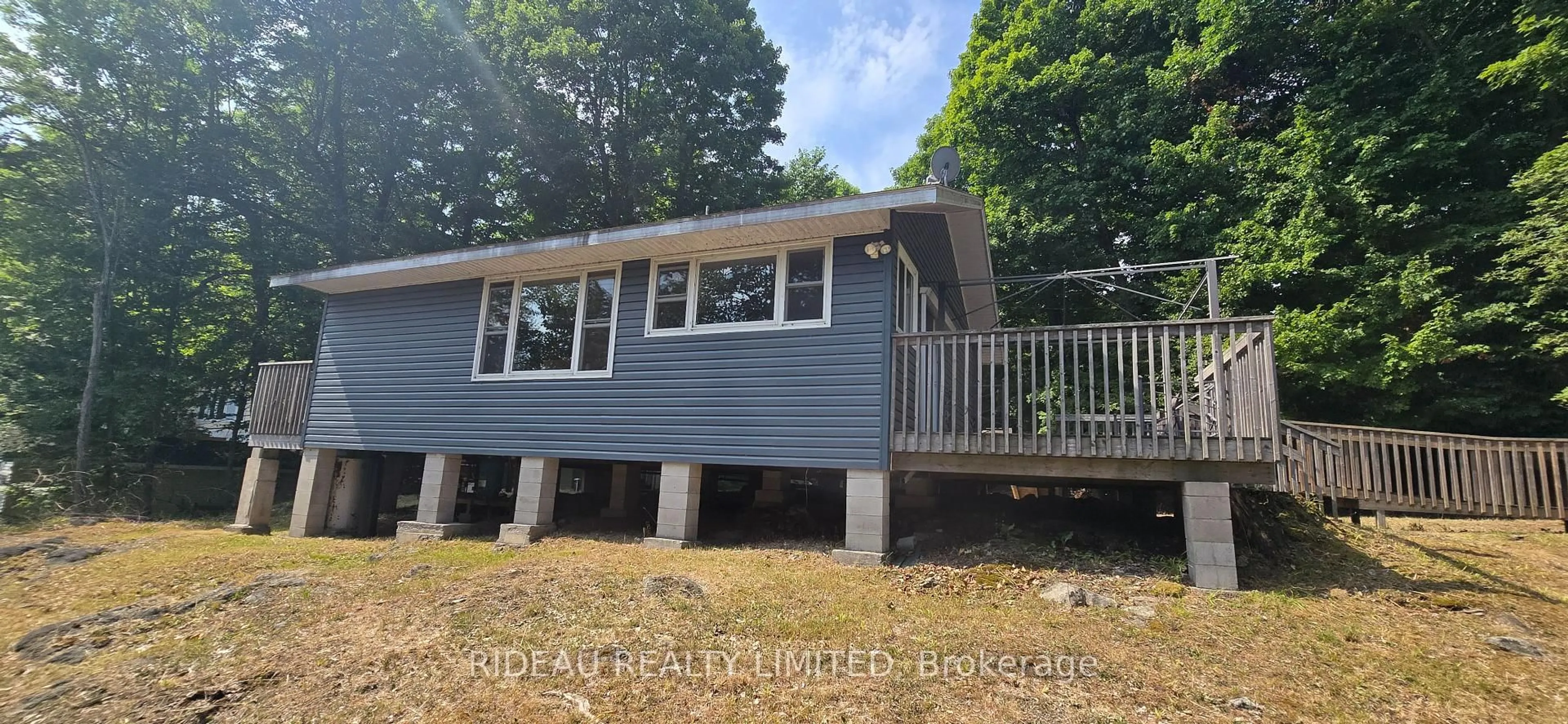 Home with vinyl exterior material, unknown for 465 Indian Lake Rd, Rideau Lakes Ontario K0G 1E0