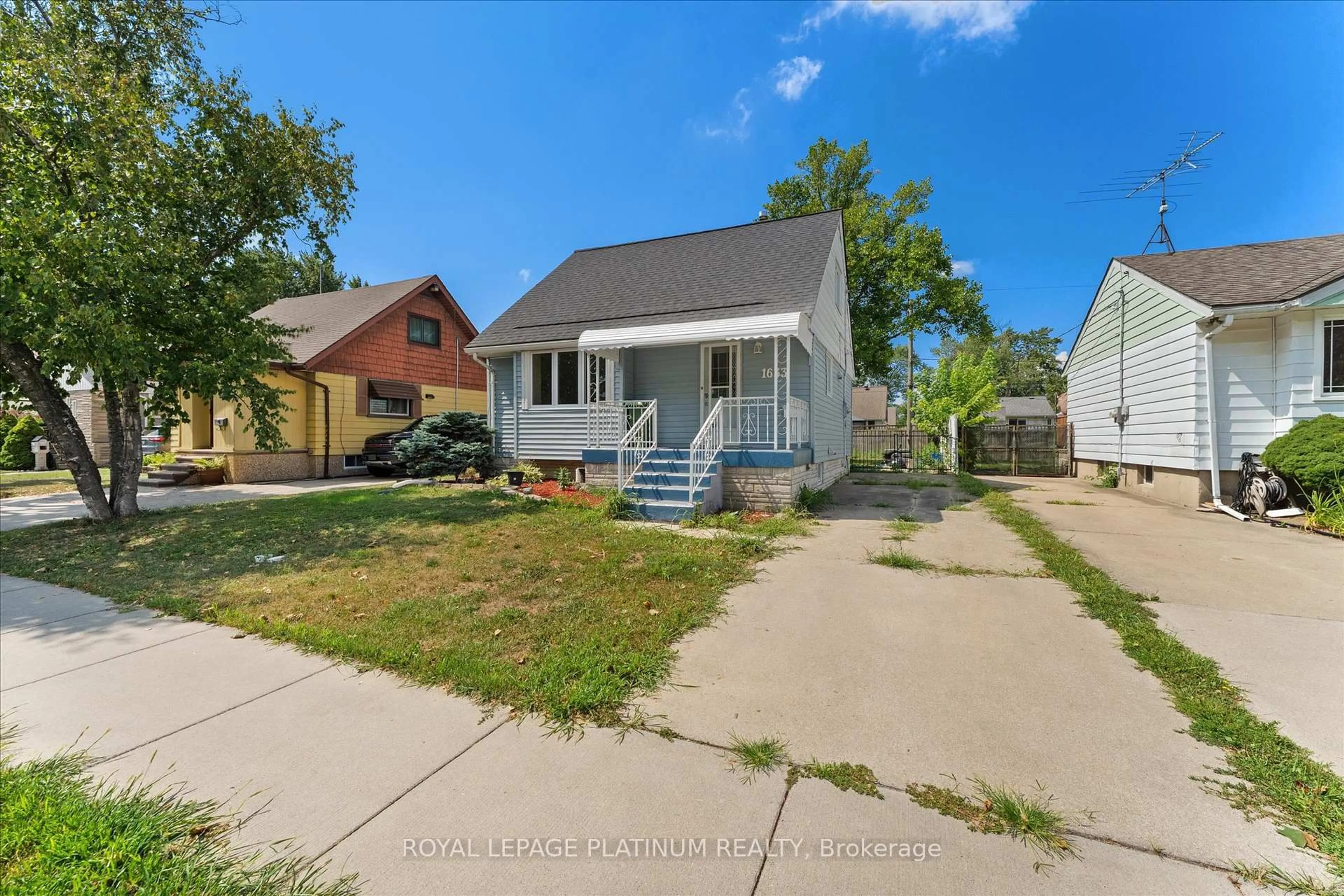 A pic from outside/outdoor area/front of a property/back of a property/a pic from drone, street for 1633 Norman Rd, Windsor Ontario N8Y 4N6