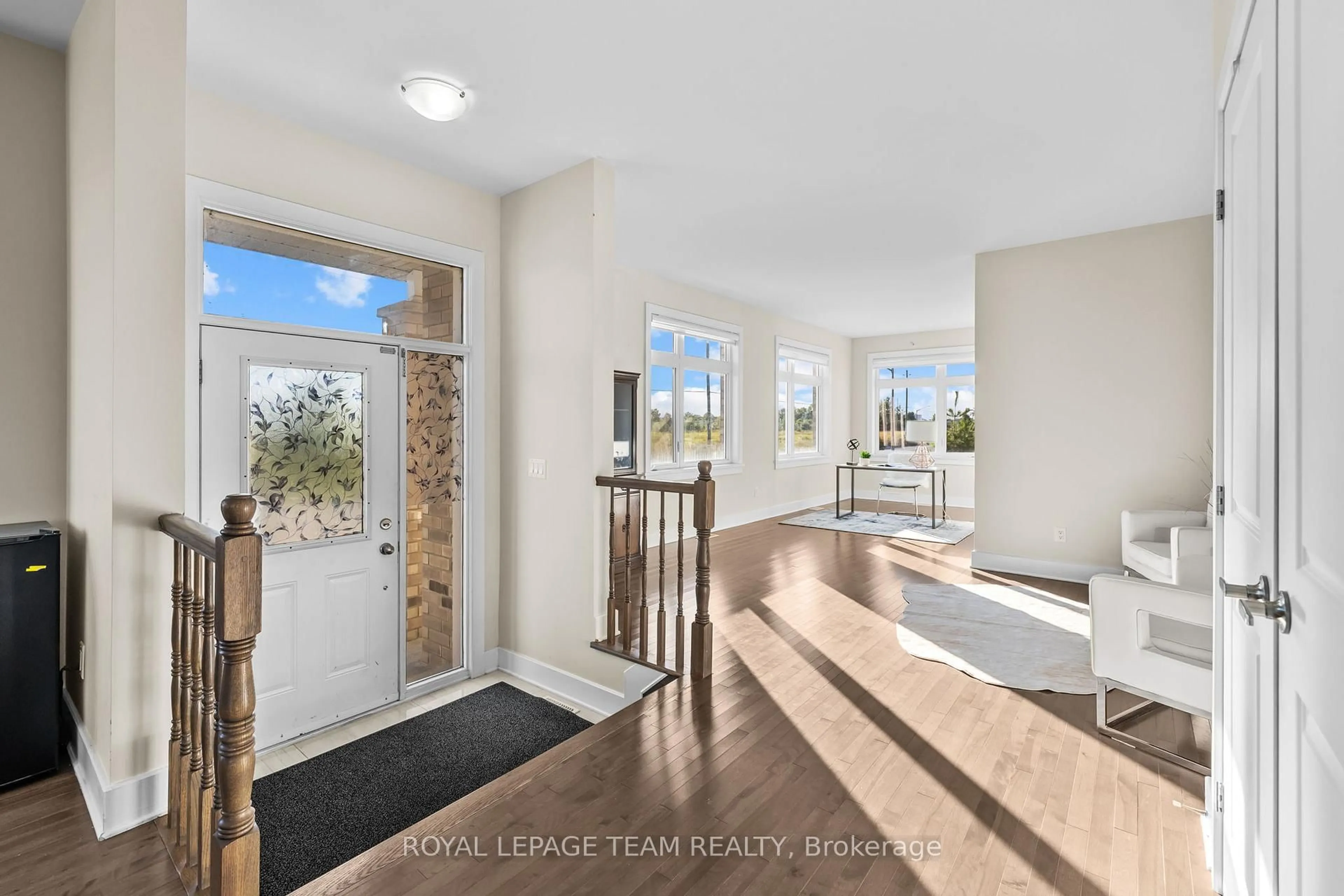 Indoor entryway for 36 Hurdis Way, Carleton Place Ontario K7C 0L3