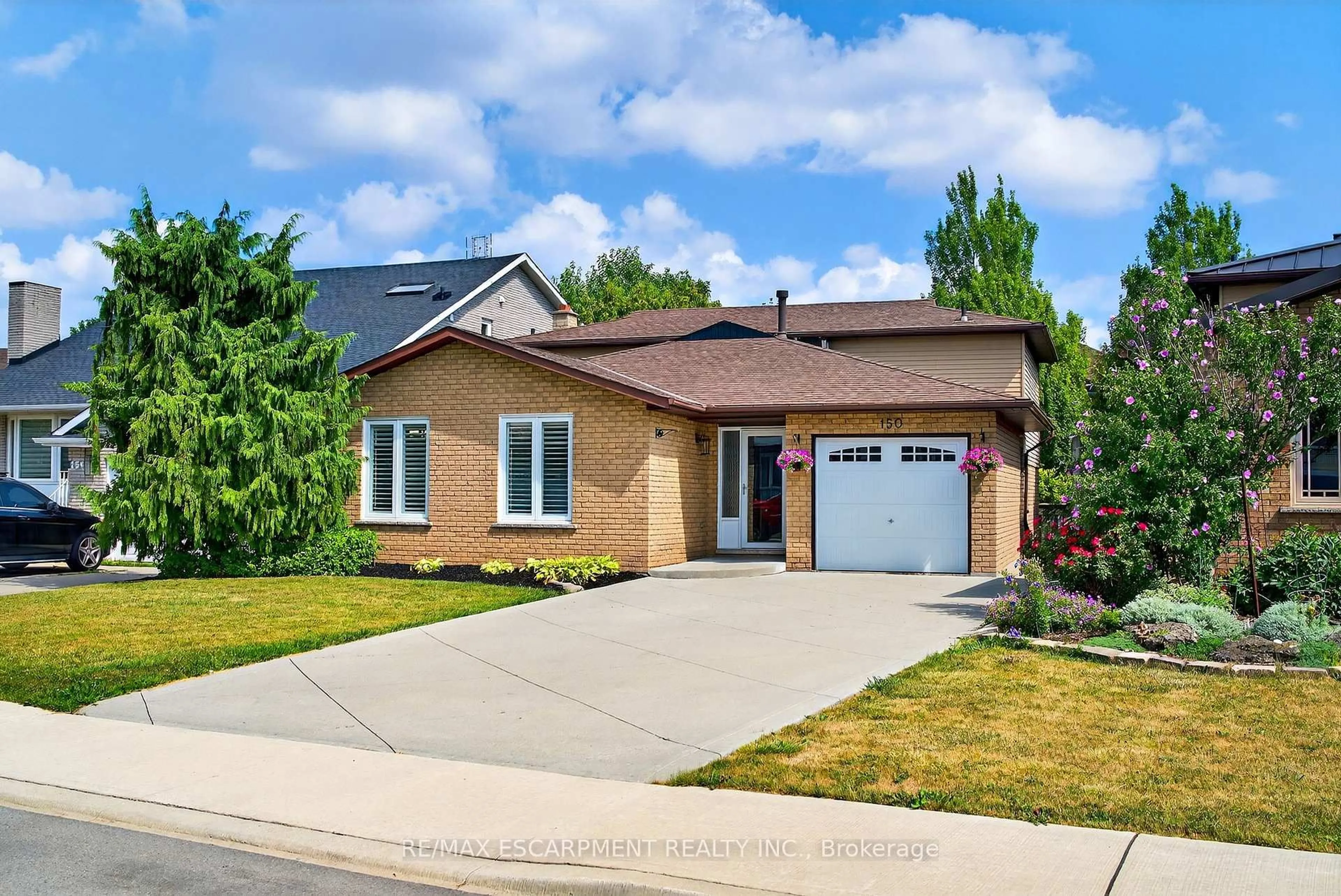 Home with brick exterior material, street for 150 Solomon Cres, Hamilton Ontario L8W 2G7