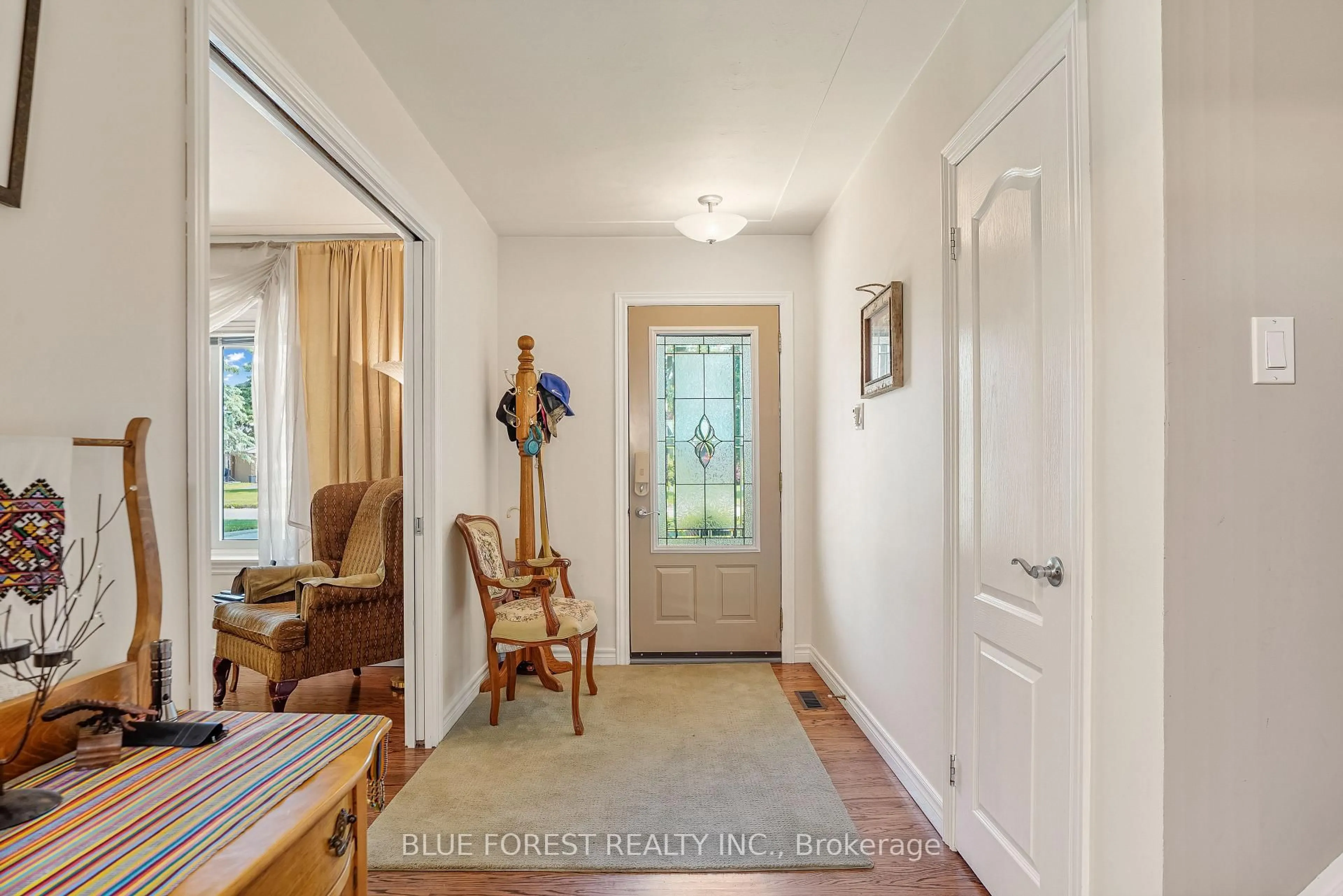 Indoor entryway for 10 Gustin Ave, London South Ontario N6P 1C2