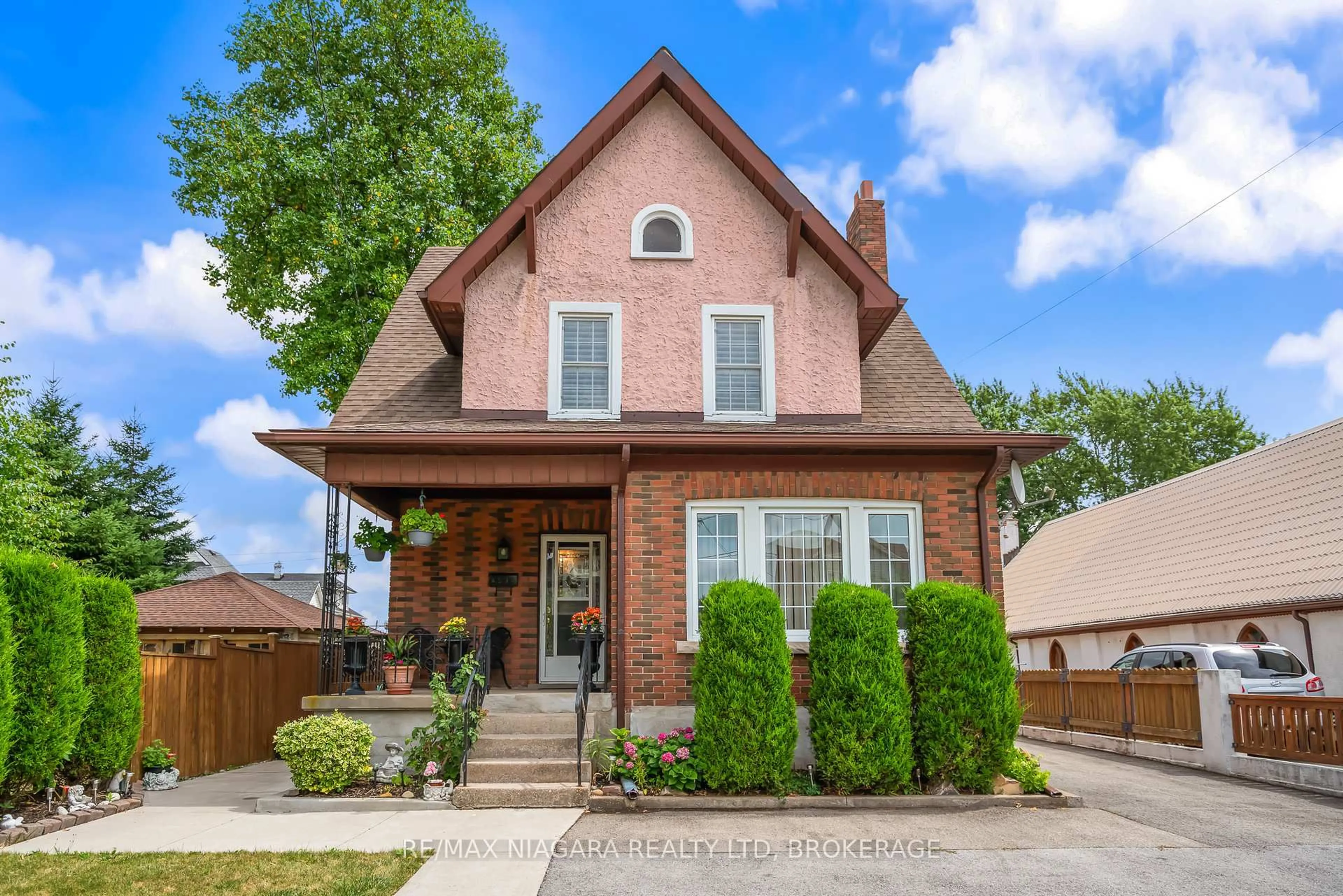 Home with brick exterior material, street for 4534 Fourth Ave, Niagara Falls Ontario L2E 4N6