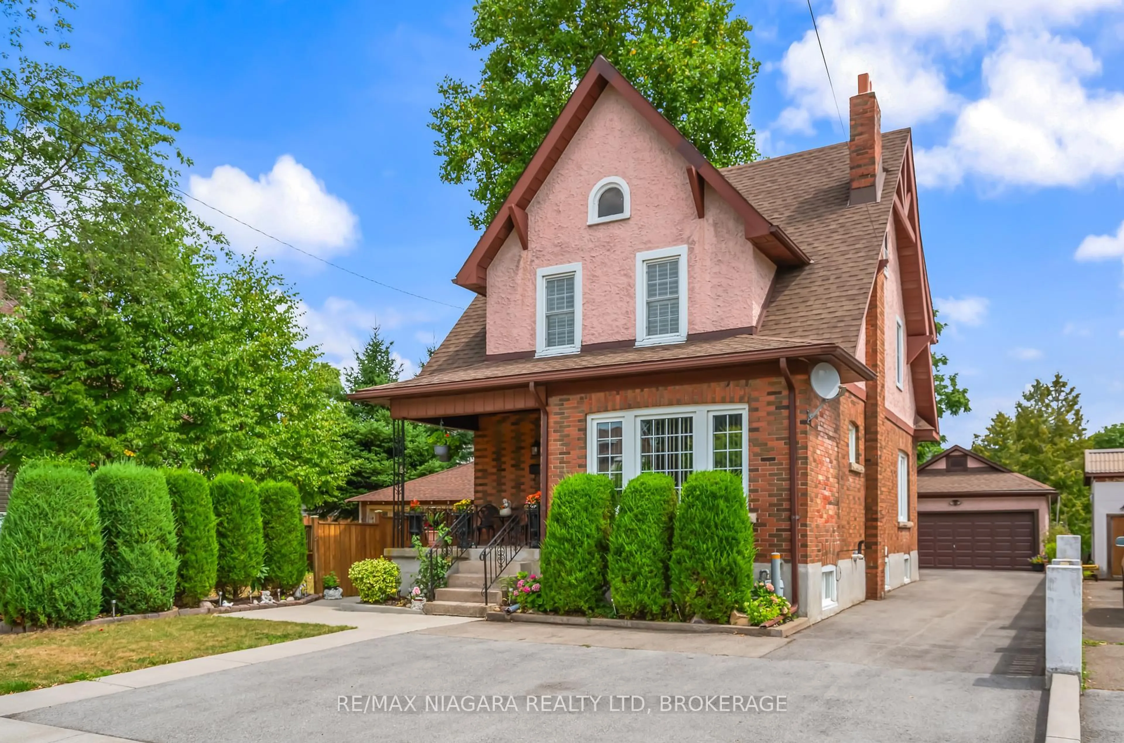 Home with brick exterior material, street for 4534 Fourth Ave, Niagara Falls Ontario L2E 4N6