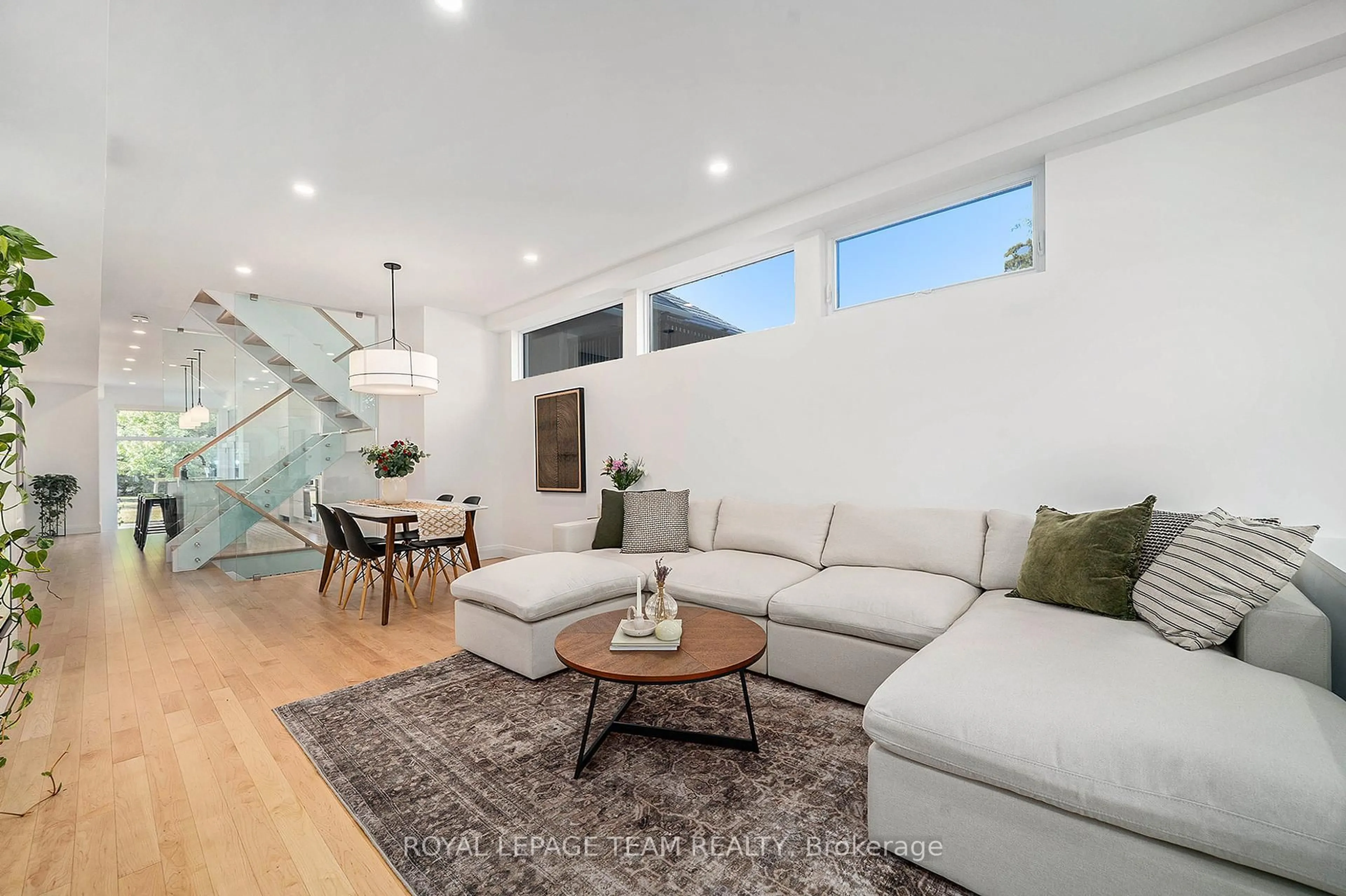 Living room with furniture, unknown for 98 Byron Ave, Ottawa Ontario K1Y 3J1