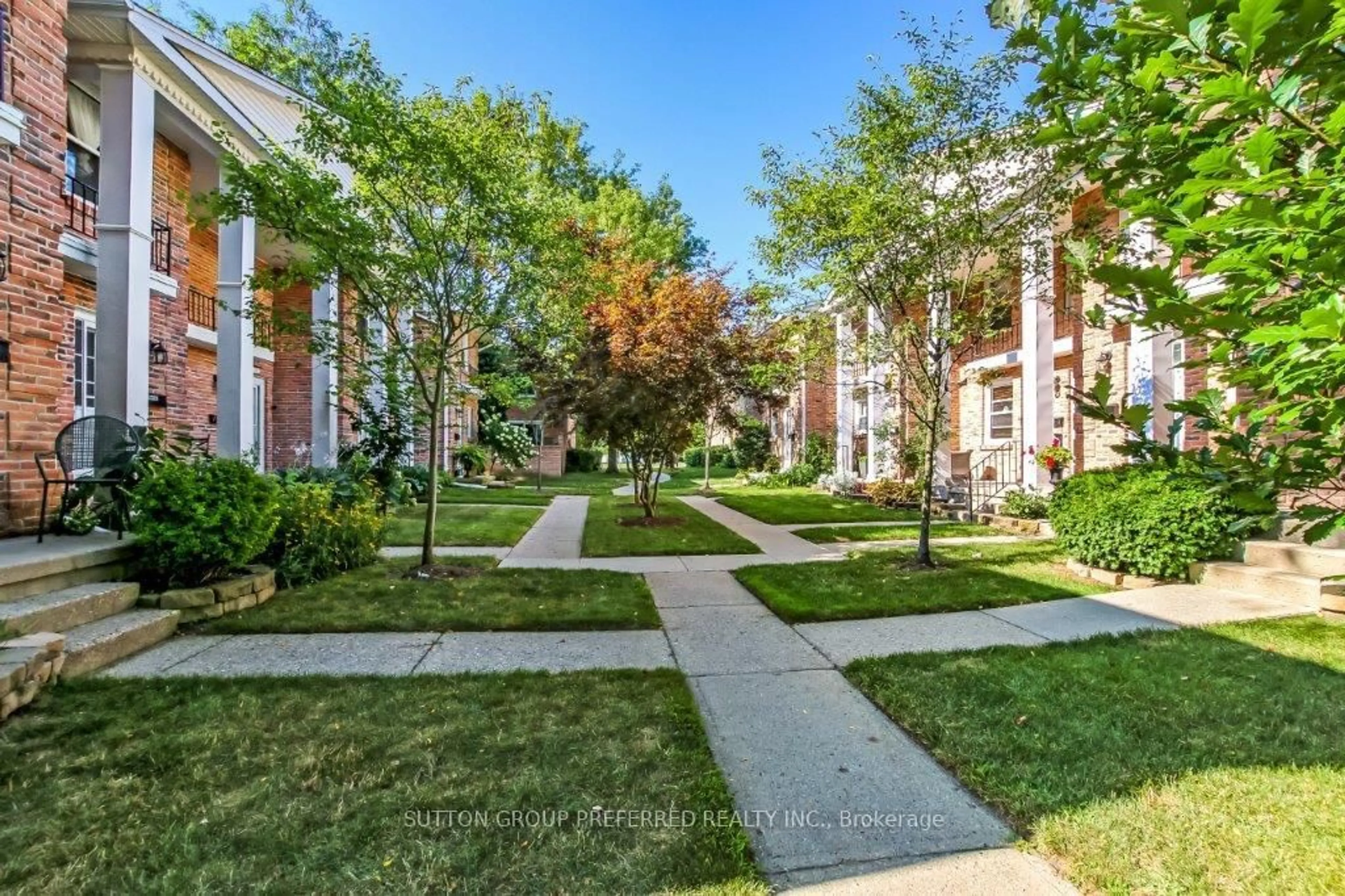 Patio, street for 1385 Commissioners Rd #74, London South Ontario N6K 1E2