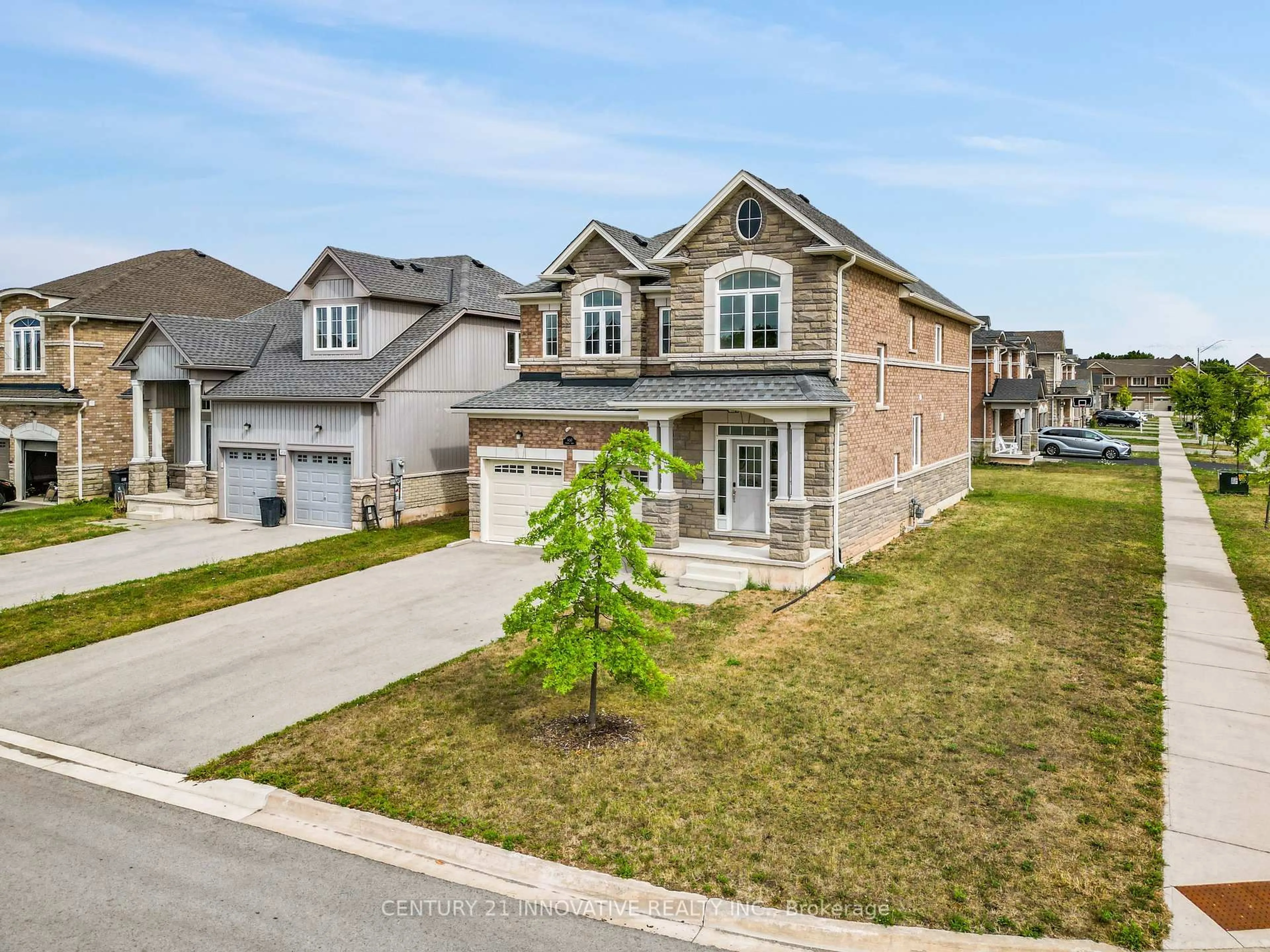 A pic from outside/outdoor area/front of a property/back of a property/a pic from drone, street for 1450 Sharon Dr, Fort Erie Ontario L2A 0C8
