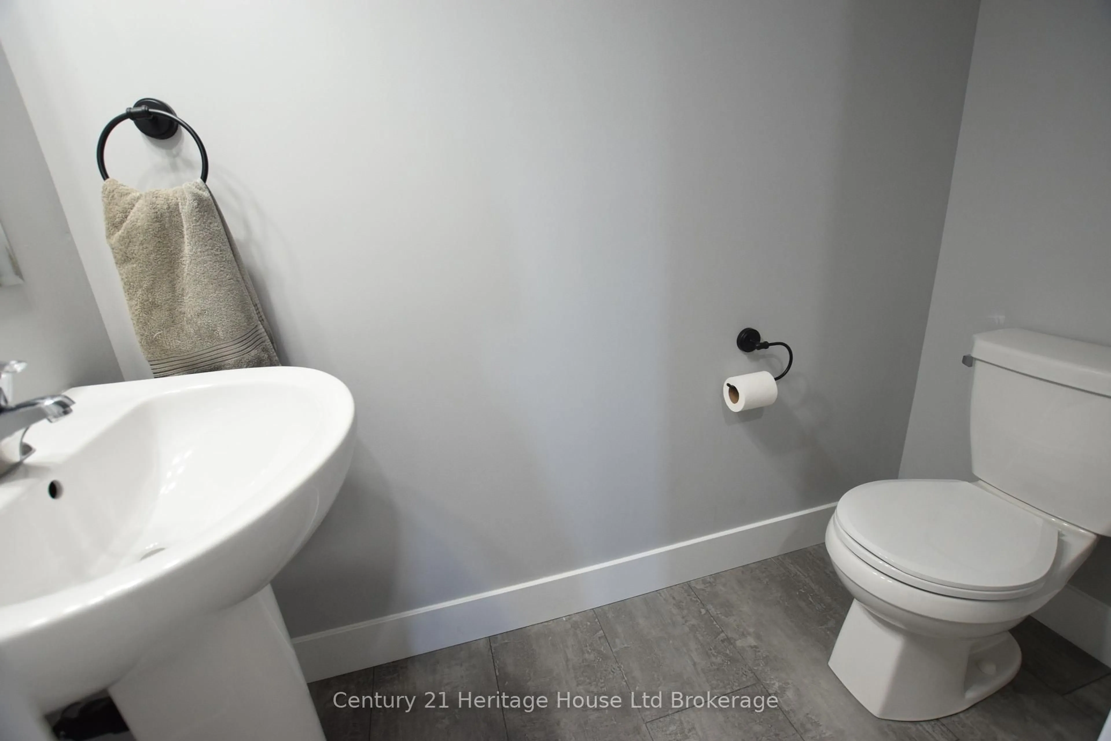 A pic of a room for 305 SIMCOE St, Woodstock Ontario N4S 1J1