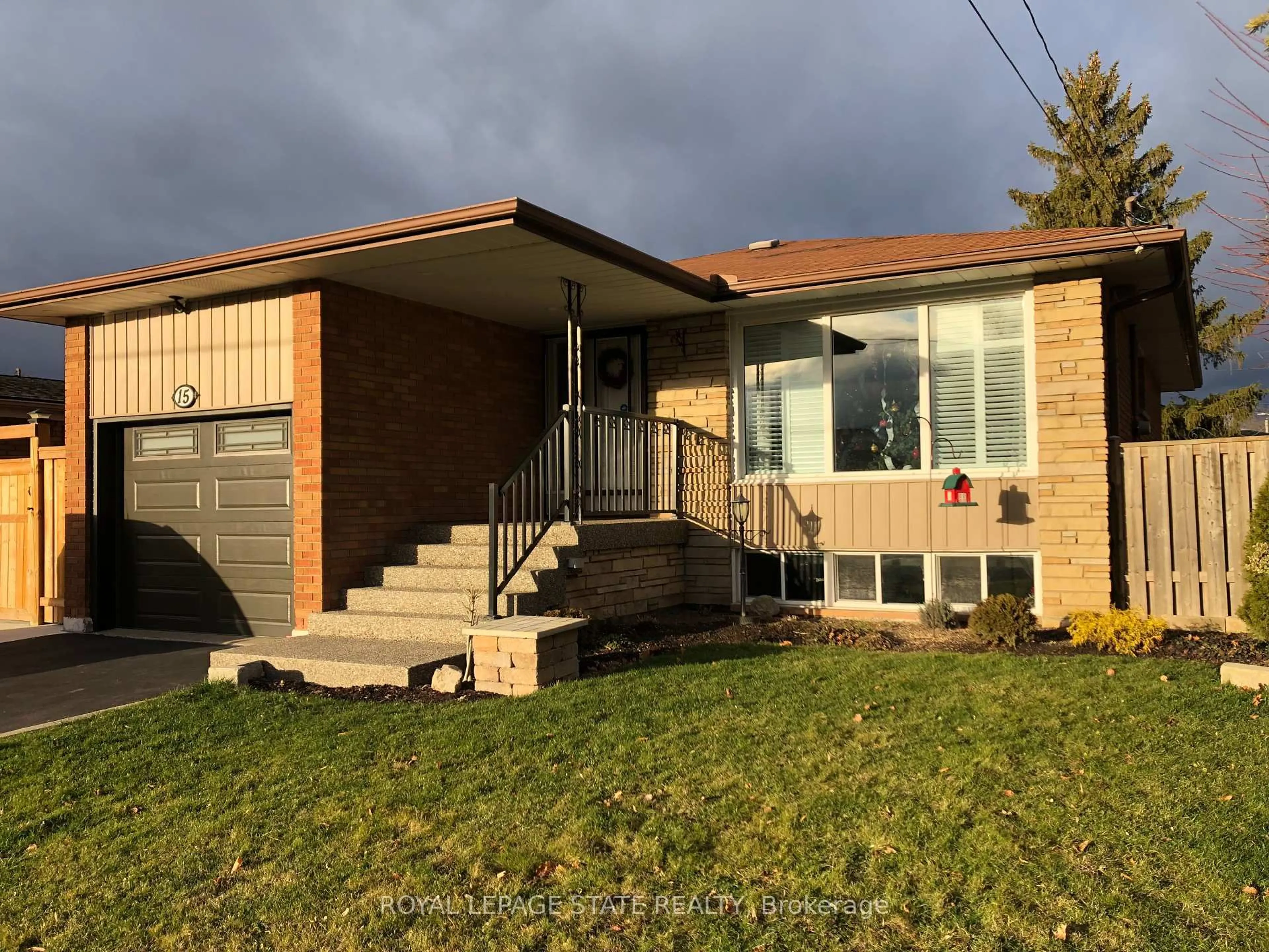 Home with brick exterior material, building for 15 Purdy Cres, Hamilton Ontario L9A 3B4