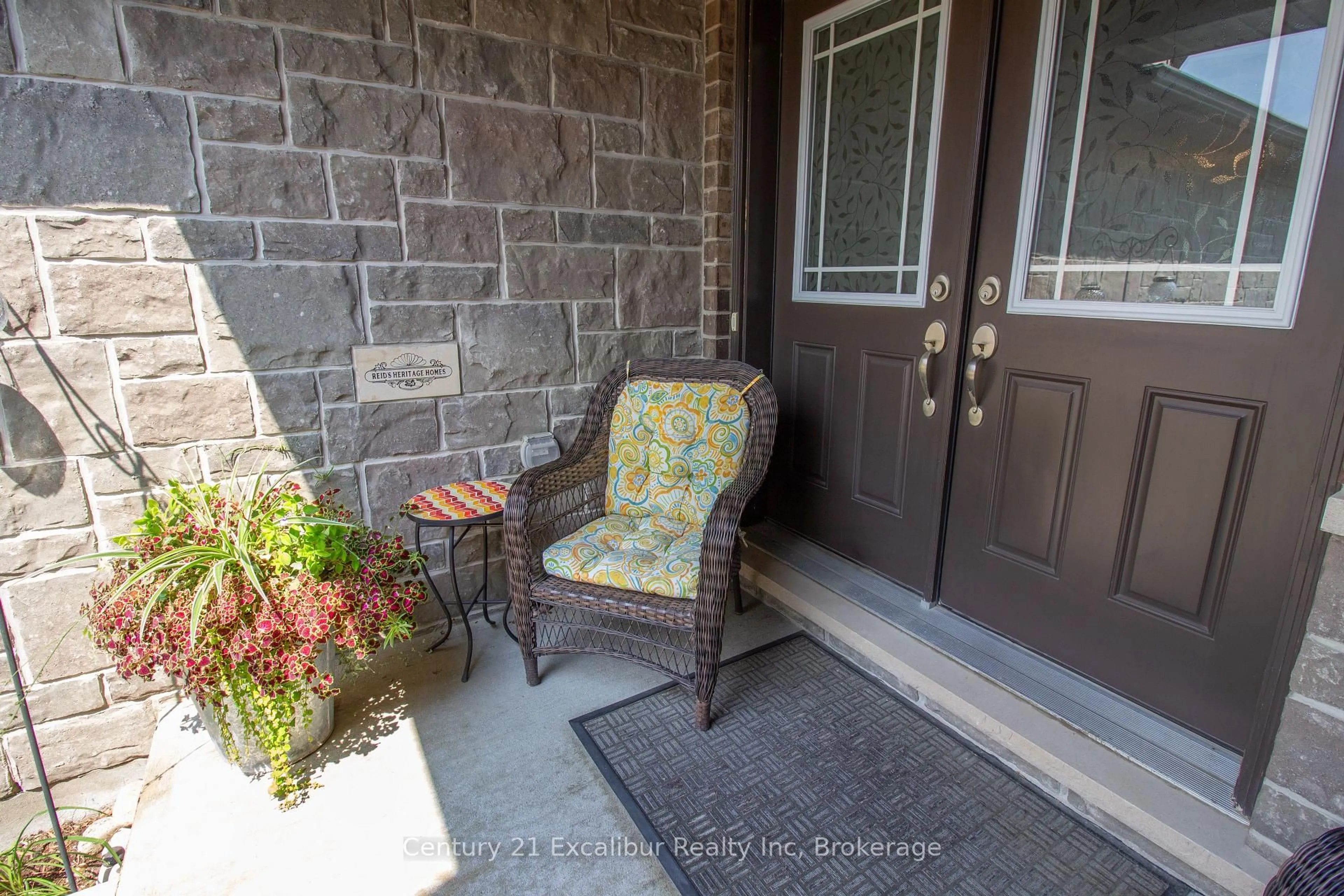Indoor entryway for 64 Aberdeen St #64A, Centre Wellington Ontario N1M 0C1
