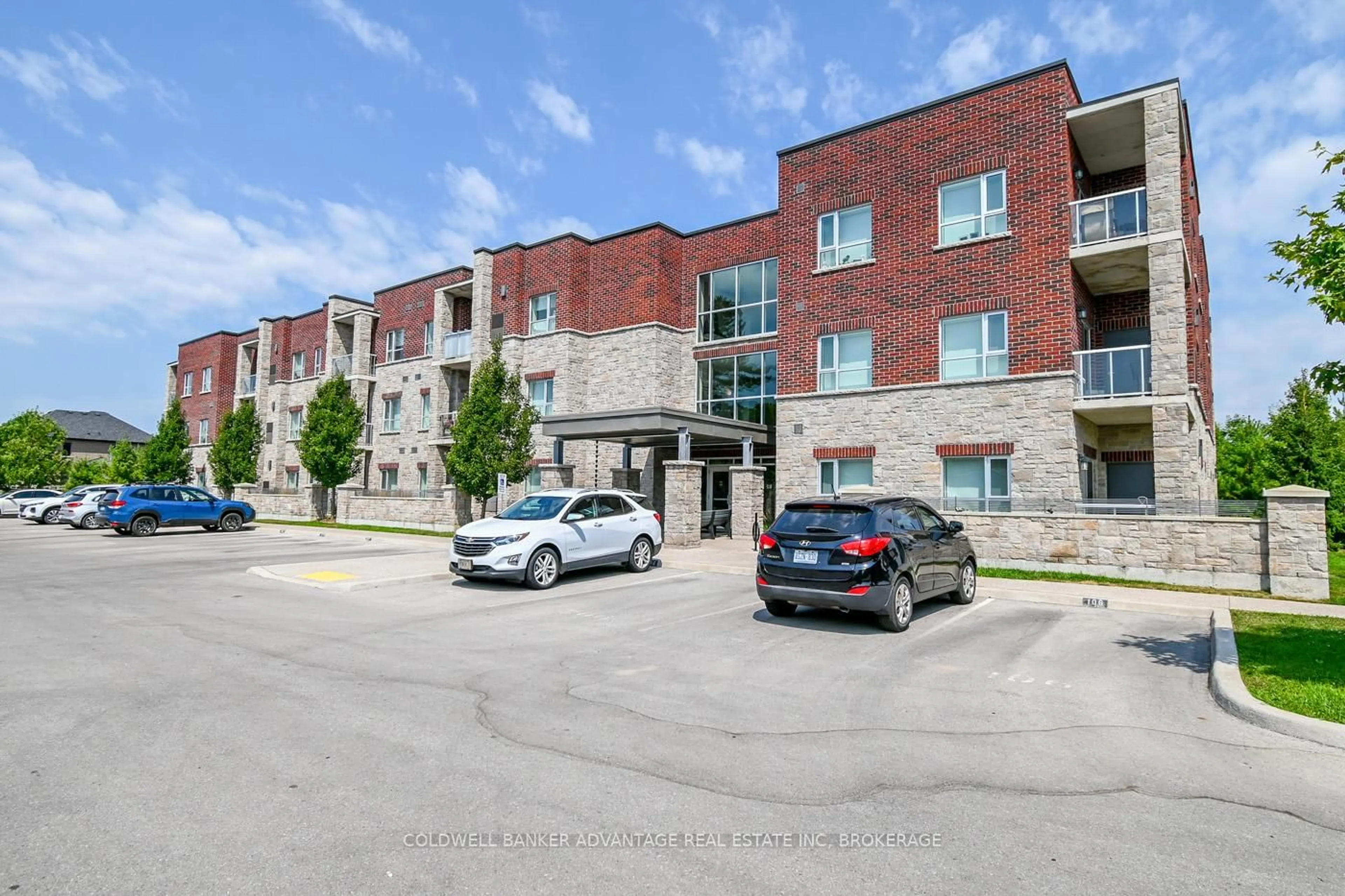Unknown for 529 South Pelham Rd #304, Welland Ontario L3C 0H7