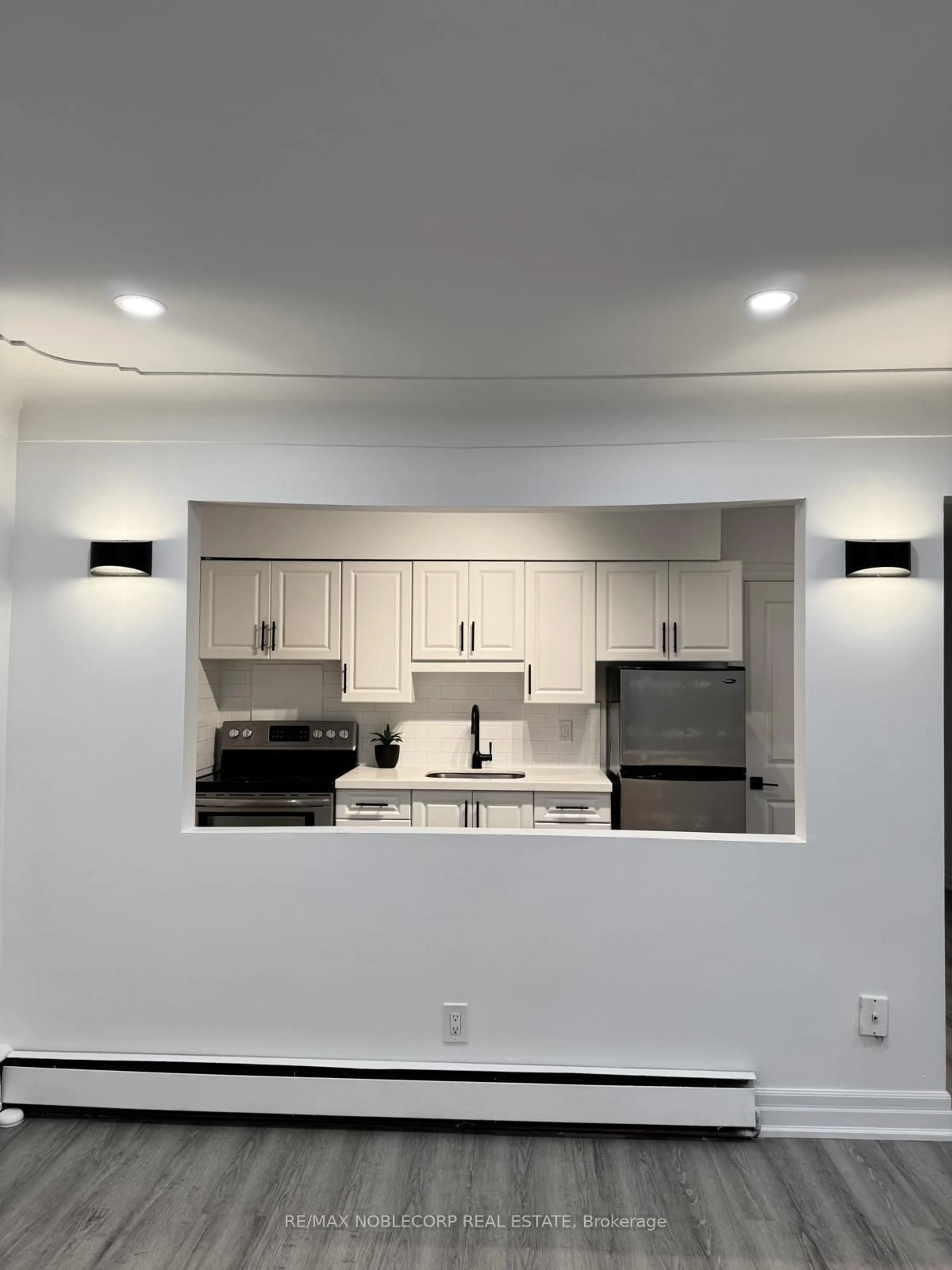 Open concept kitchen, unknown for 5 Applewood Ave #2, Hamilton Ontario L8G 3S4