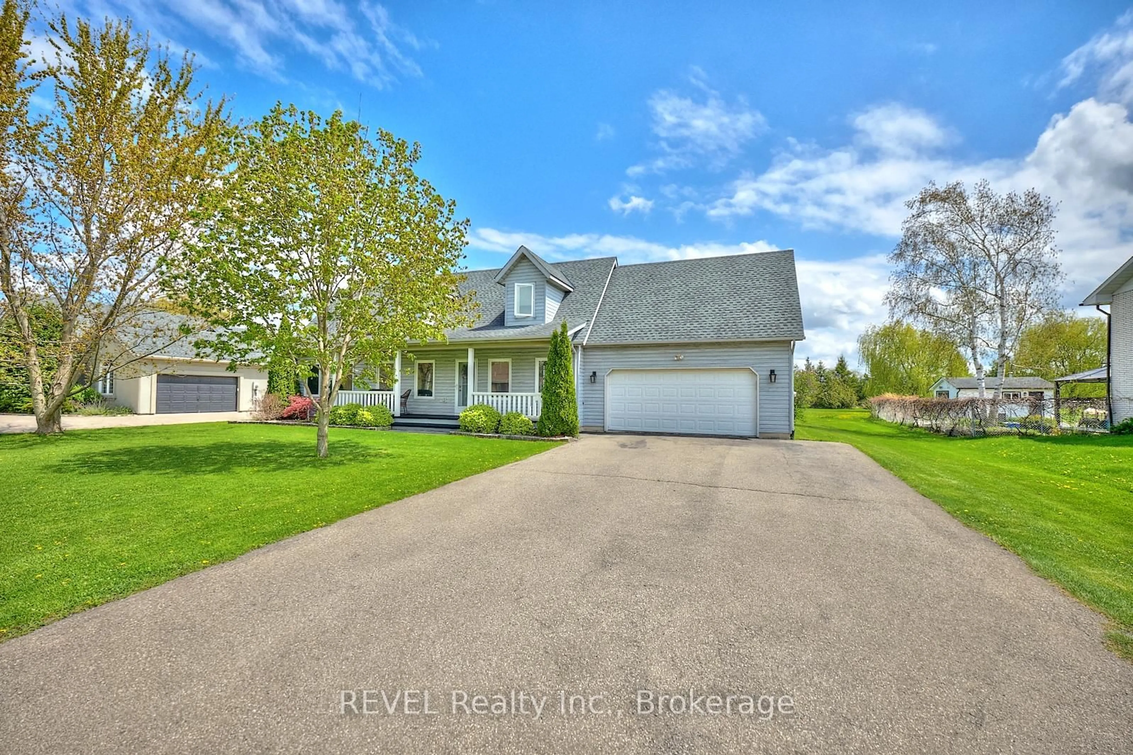 A pic from outside/outdoor area/front of a property/back of a property/a pic from drone, street for 1452 Allanport Rd, Thorold Ontario L0S 1K0