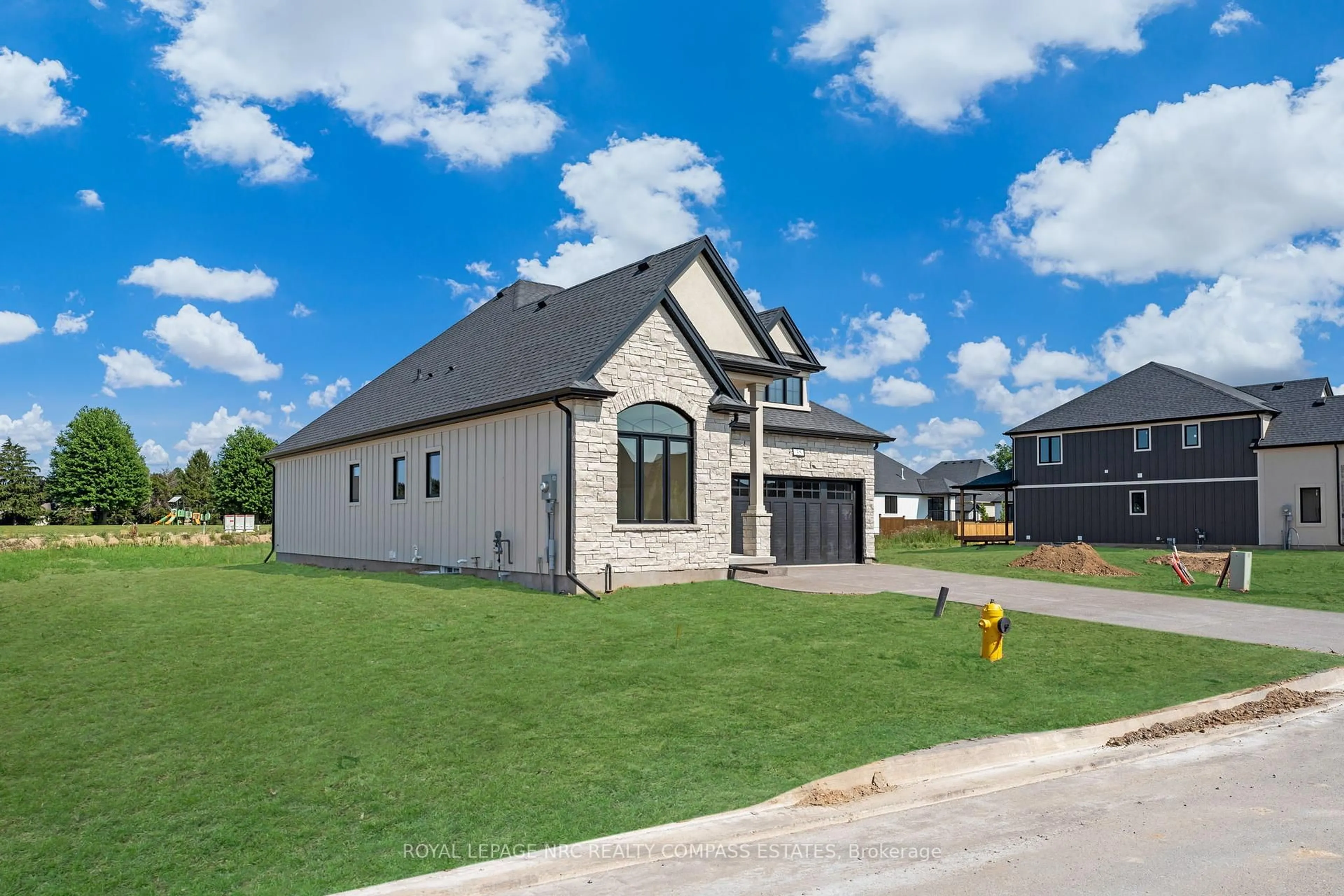 Home with brick exterior material, street for 35 Oakley Dr, Niagara-on-the-Lake Ontario L0S 1J0