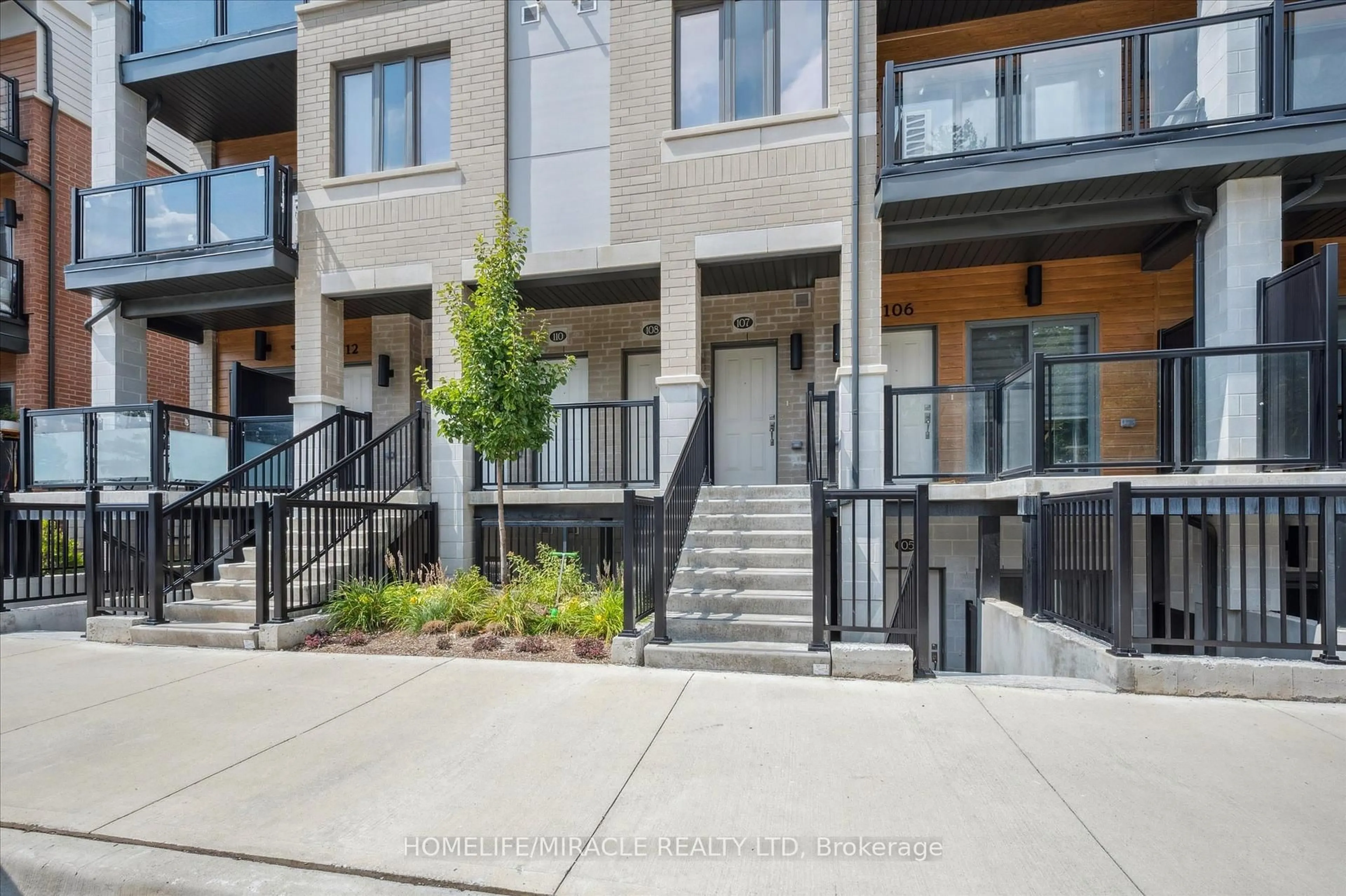 Unknown for 25 Isherwood Ave, Cambridge Ontario N1R 0E2