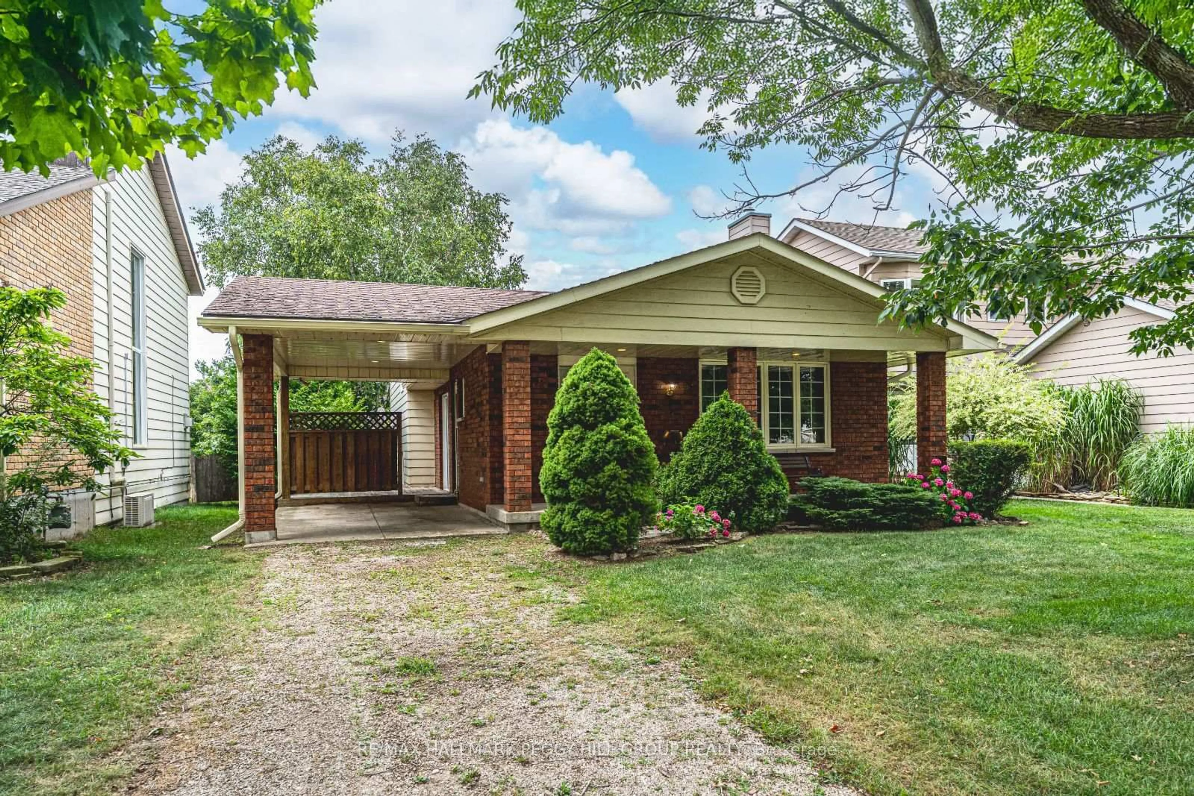 Home with brick exterior material, street for 2042 7th Ave, Owen Sound Ontario N4K 6R9