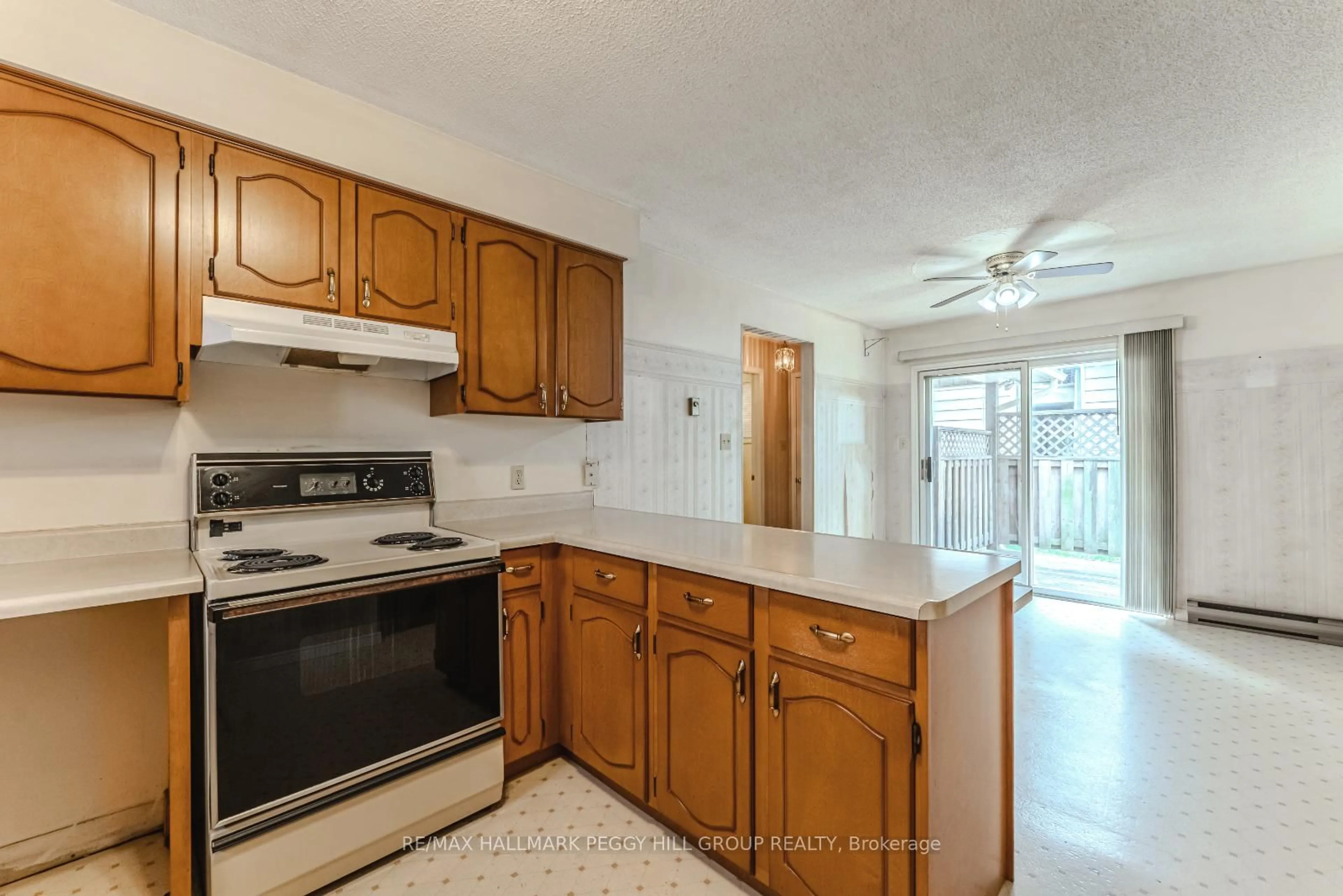 Standard kitchen, unknown for 2042 7th Ave, Owen Sound Ontario N4K 6R9