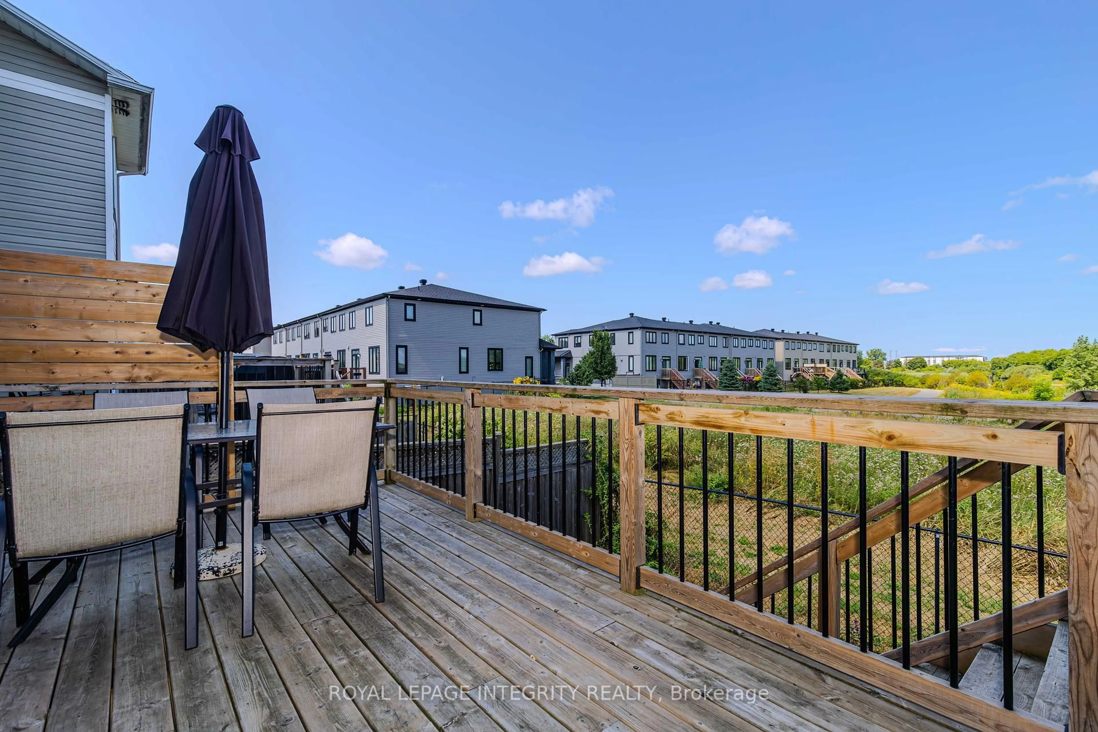 Patio, water/lake/river/ocean view for 218 Catamount Crt, Ottawa Ontario K2M 0A9