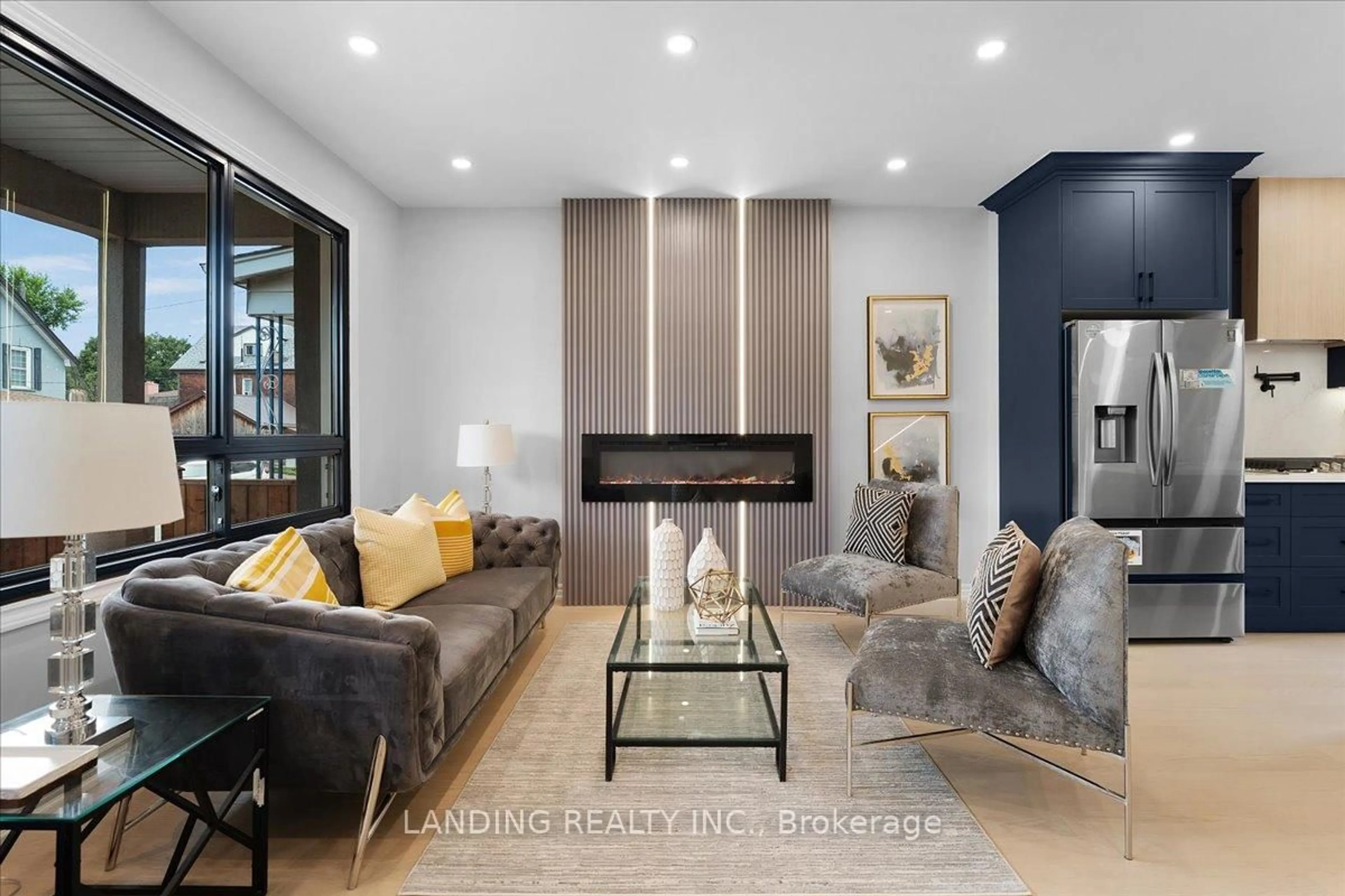 Living room with furniture, unknown for 113 Tisdale St, Hamilton Ontario L8L 5M5