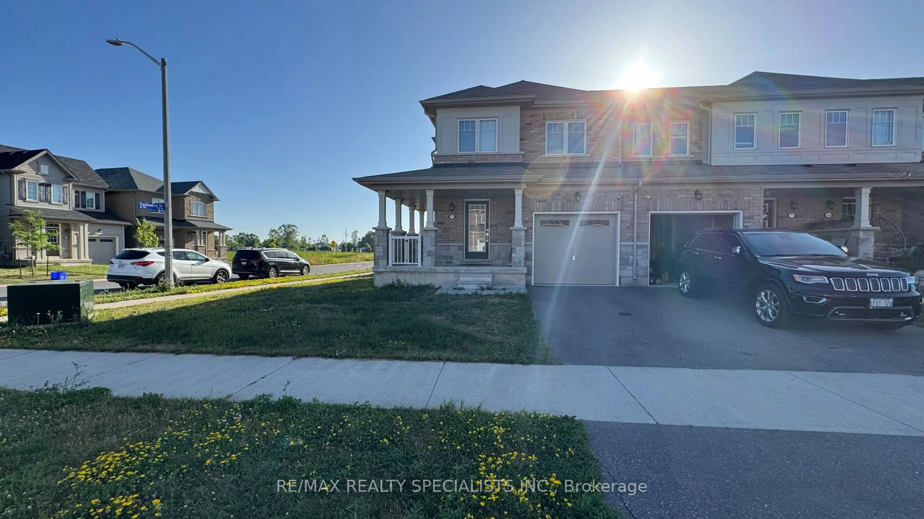 A pic from outside/outdoor area/front of a property/back of a property/a pic from drone, street for 7779 Redbud Lane, Niagara Falls Ontario L2H 3S2