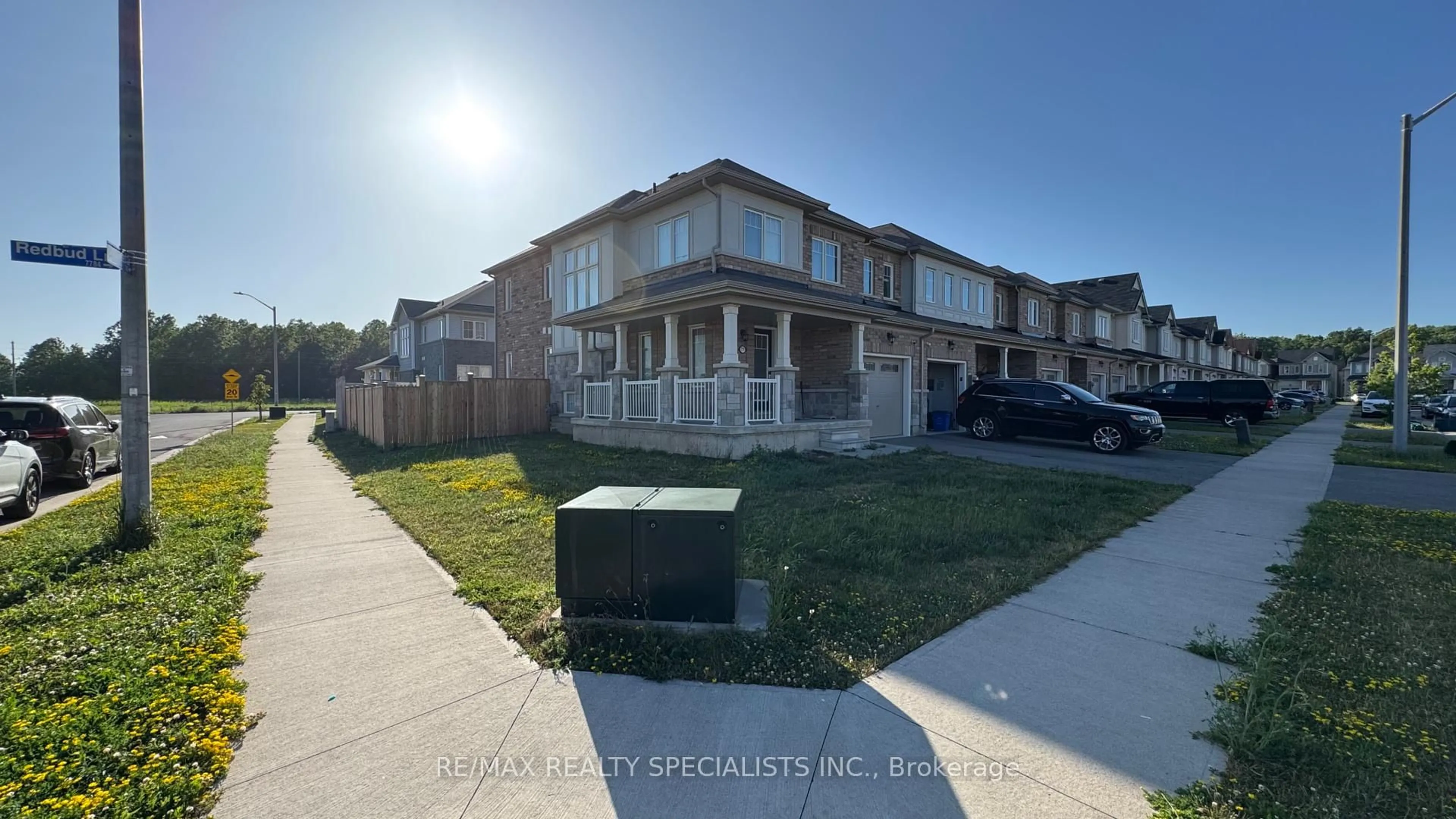 A pic from outside/outdoor area/front of a property/back of a property/a pic from drone, street for 7779 Redbud Lane, Niagara Falls Ontario L2H 3S2