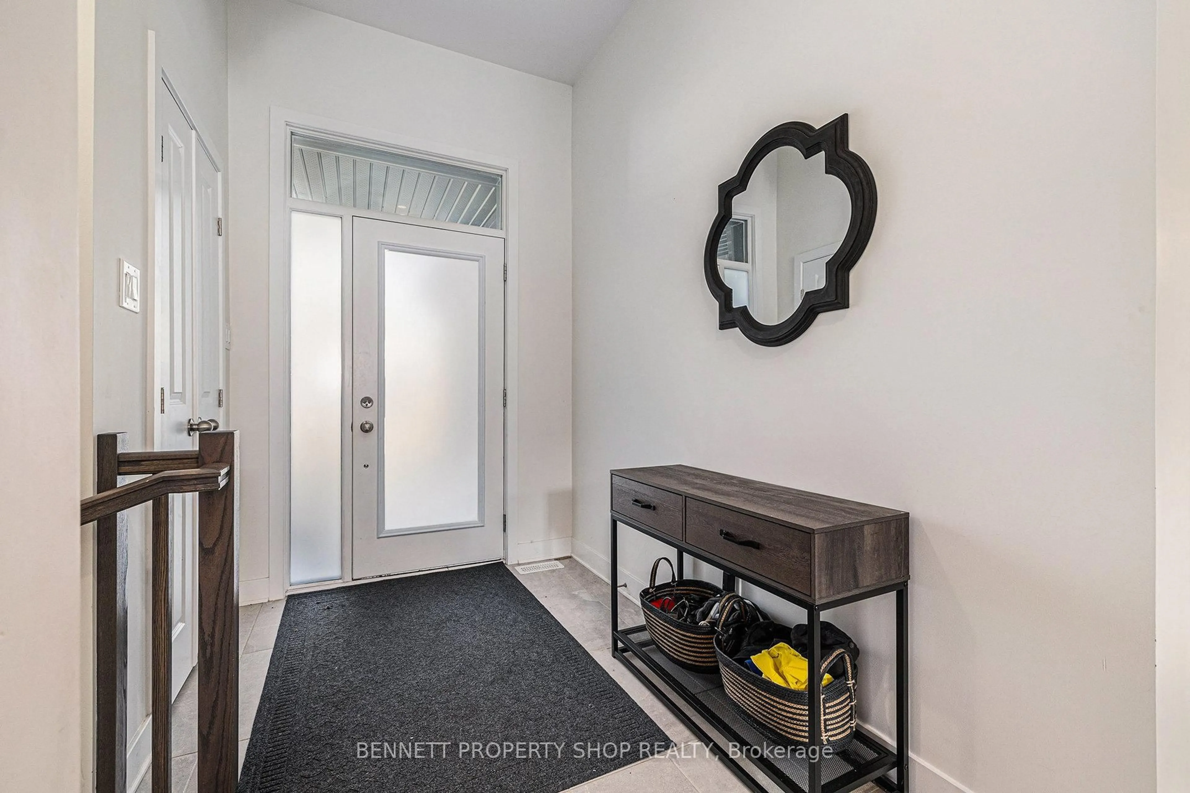 Indoor entryway for 735 Twist Way, Ottawa Ontario K2V 0M9