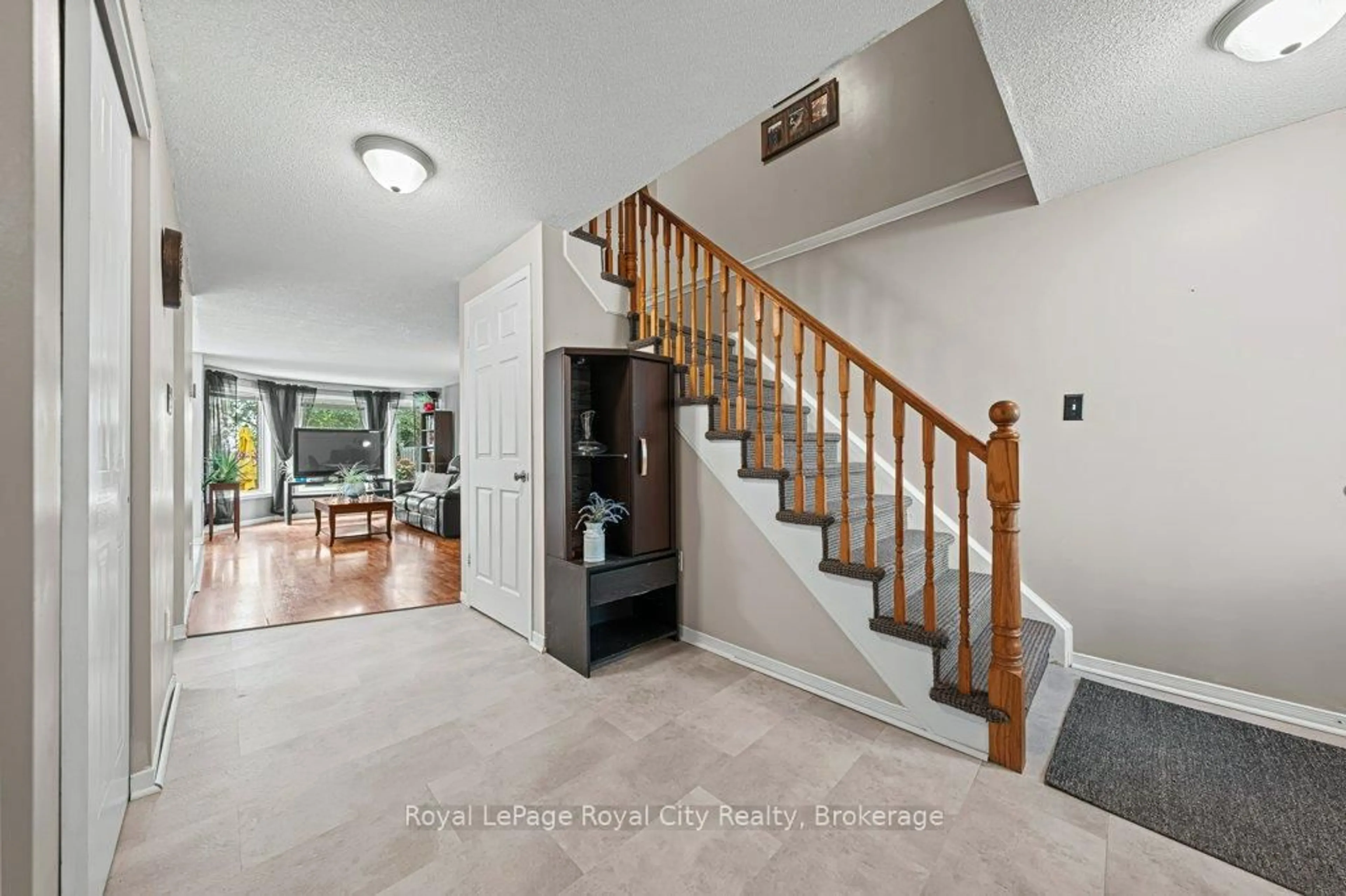 Unknown for 260 Tait Cres, Centre Wellington Ontario N1M 3P7