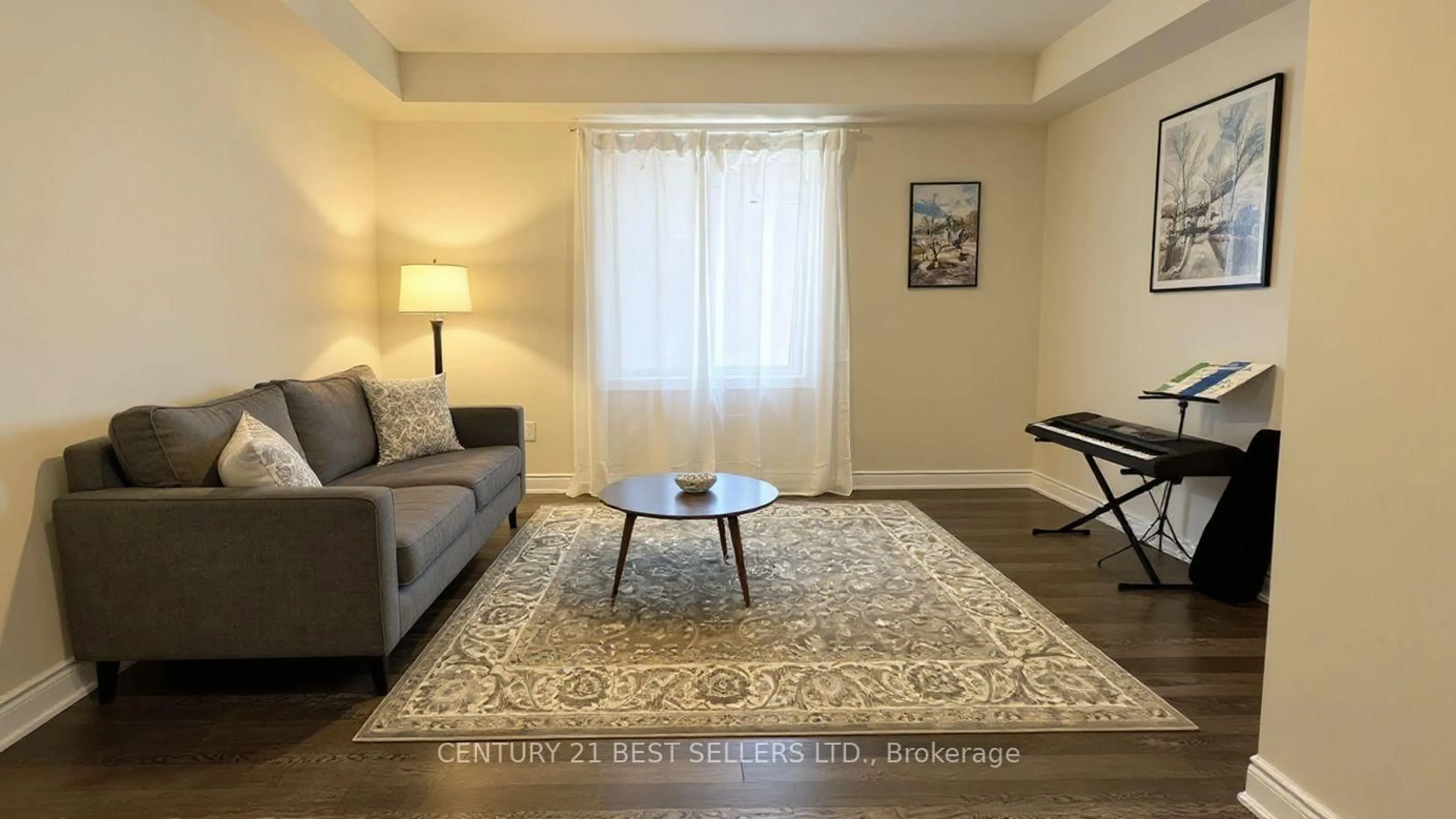 Living room with furniture, unknown for 89 Higgins Ave, Thorold Ontario L3B 5N5