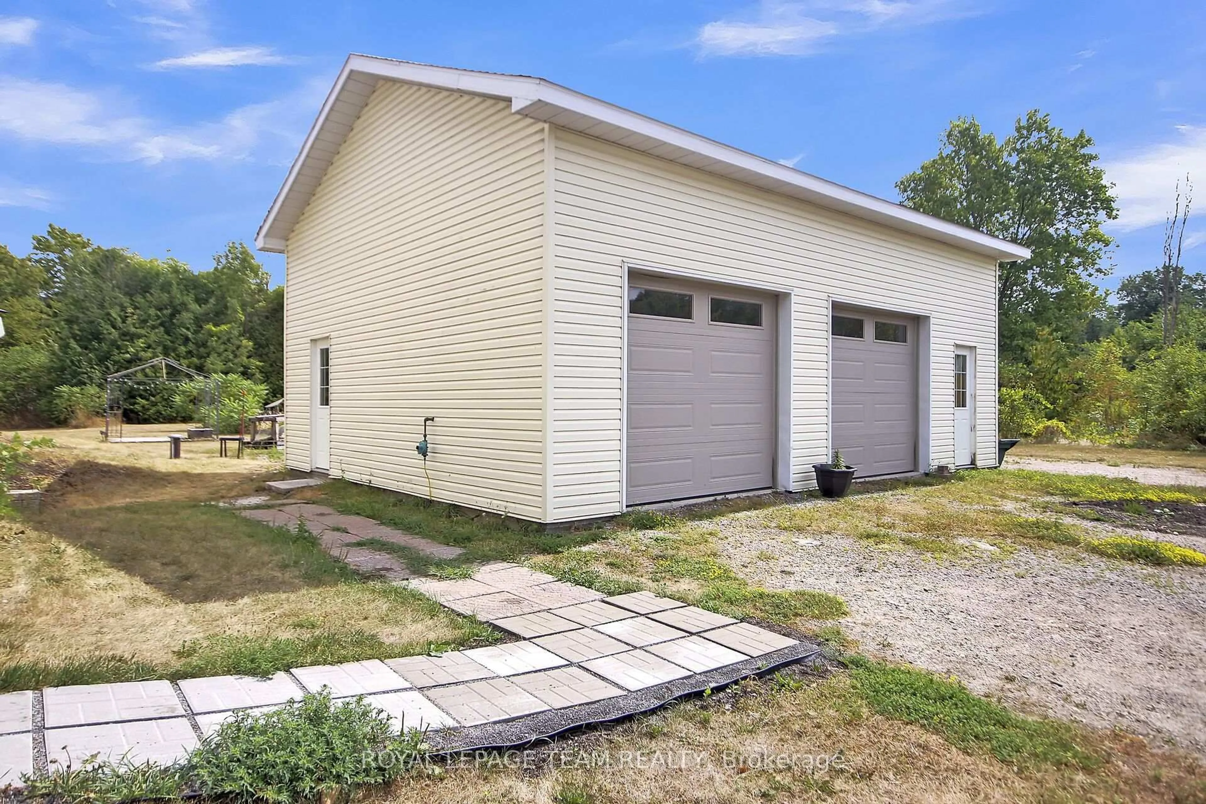 Indoor garage for 179 Anglican Church Rd, Rideau Lakes Ontario K0G 1L0