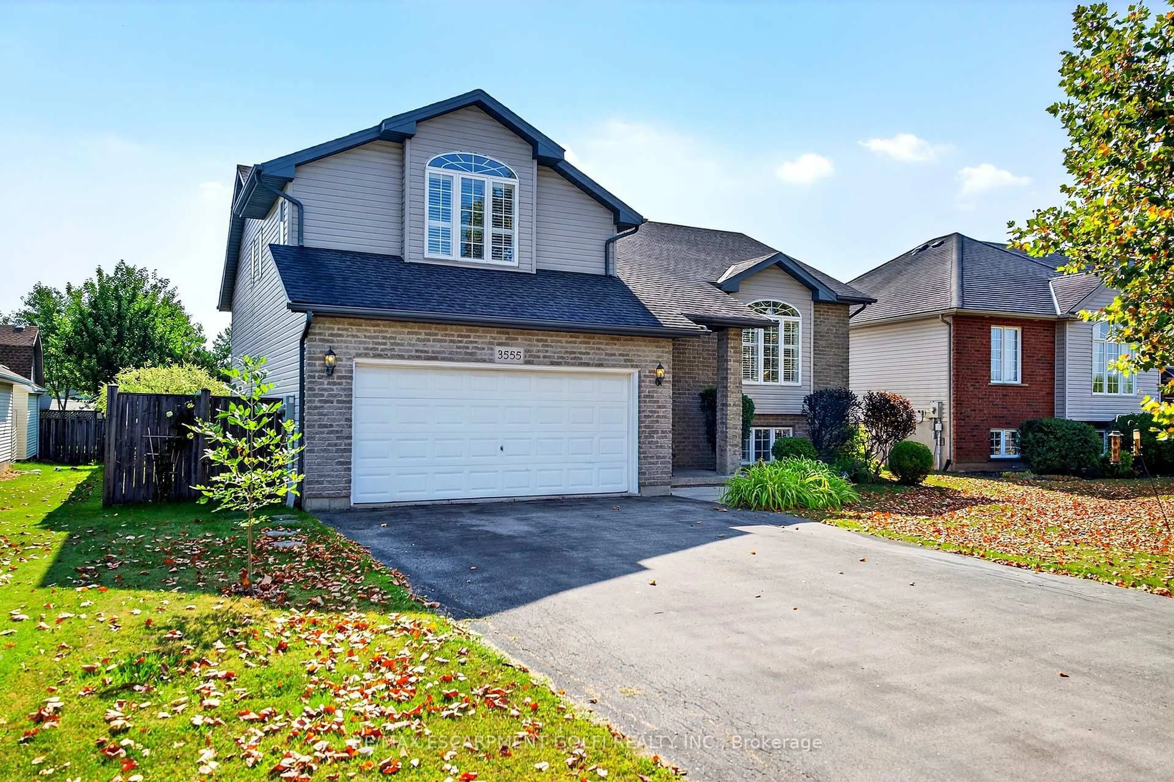 Home with brick exterior material, street for 3555 CARVER St, Fort Erie Ontario L0S 1S0