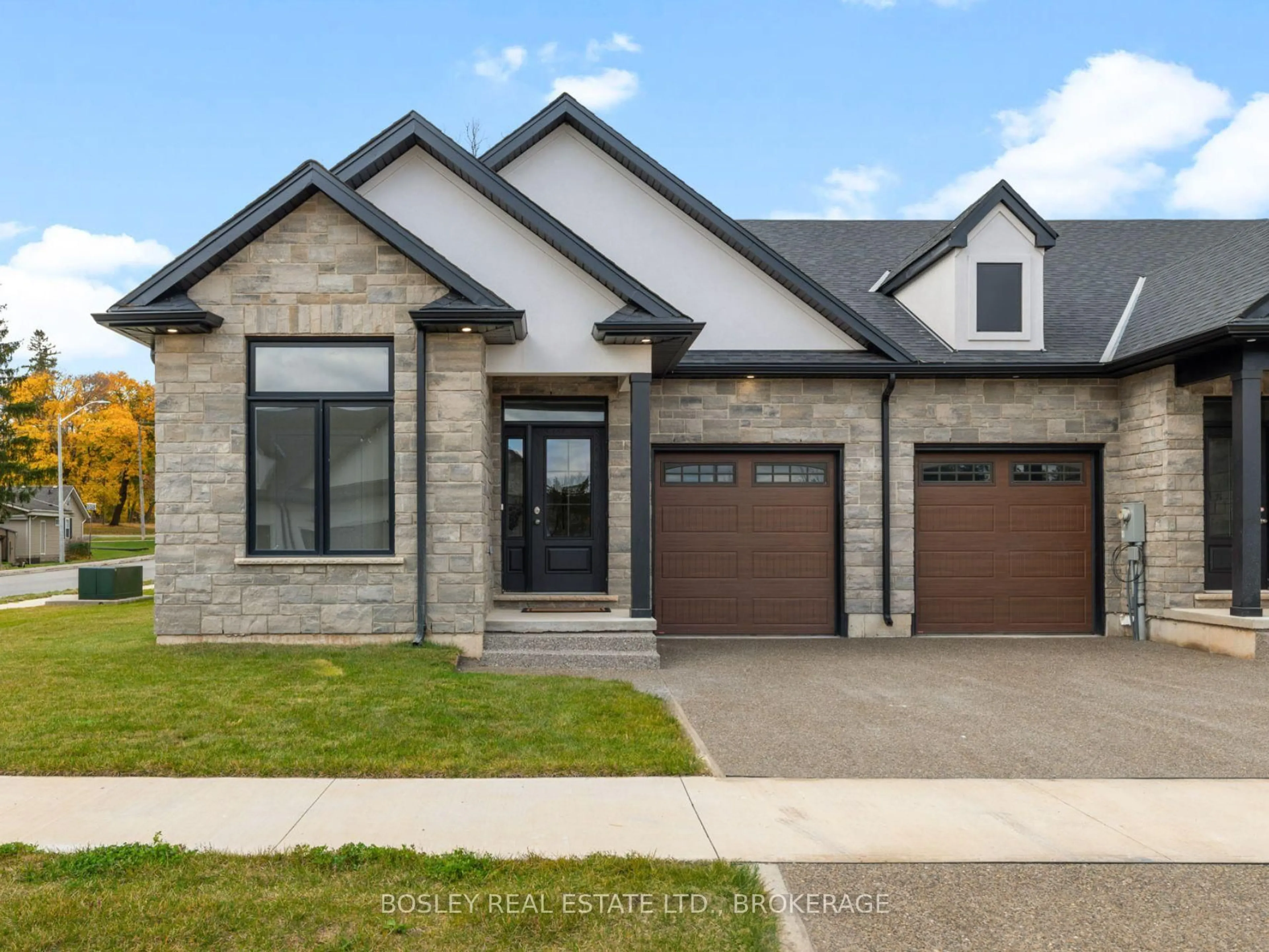 Home with brick exterior material, street for 510 Royal Ridge Dr, Fort Erie Ontario L0S 1N0