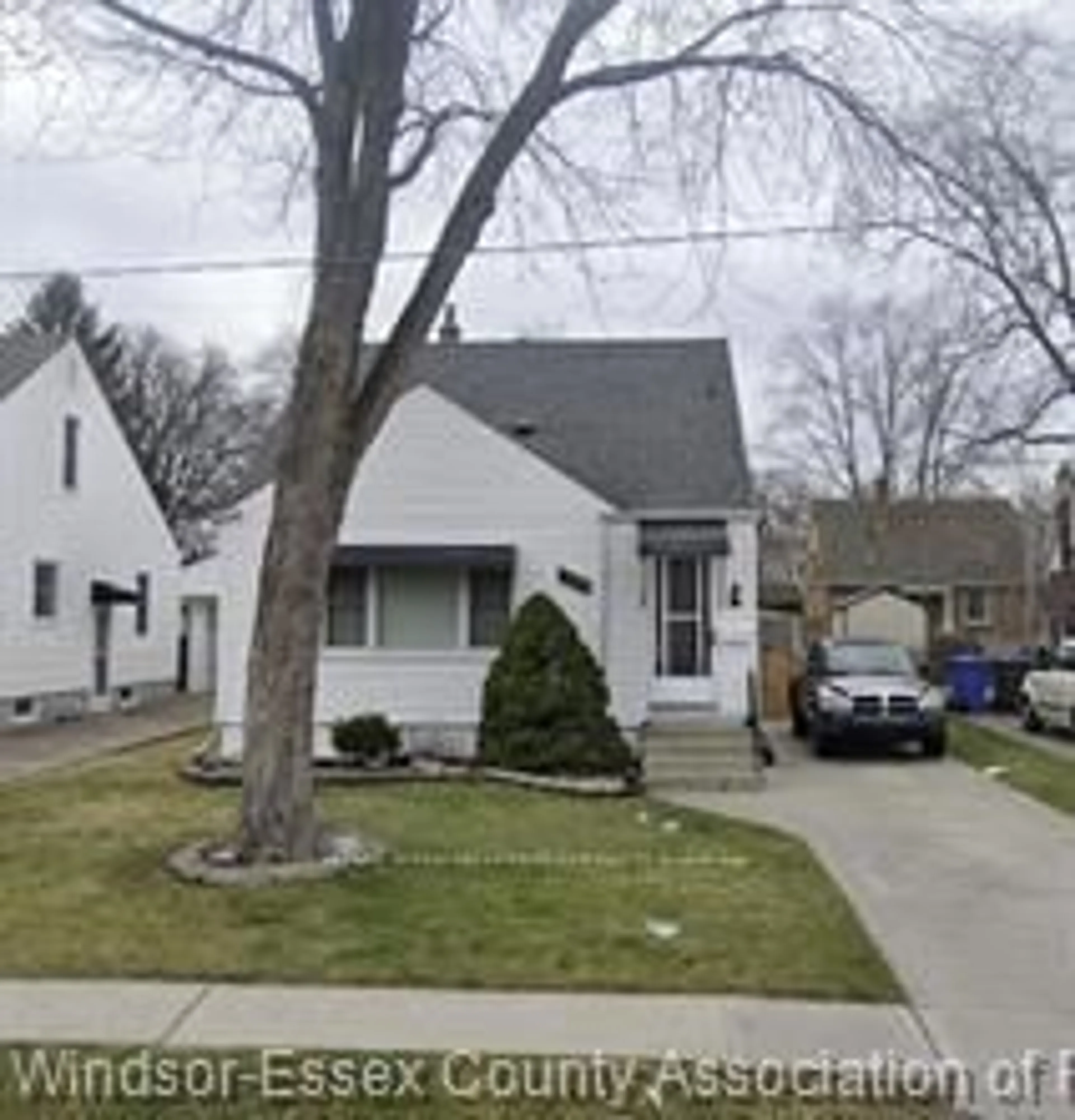 Home with vinyl exterior material, street for 871 Villaire Ave, Windsor Ontario N8S 2J3