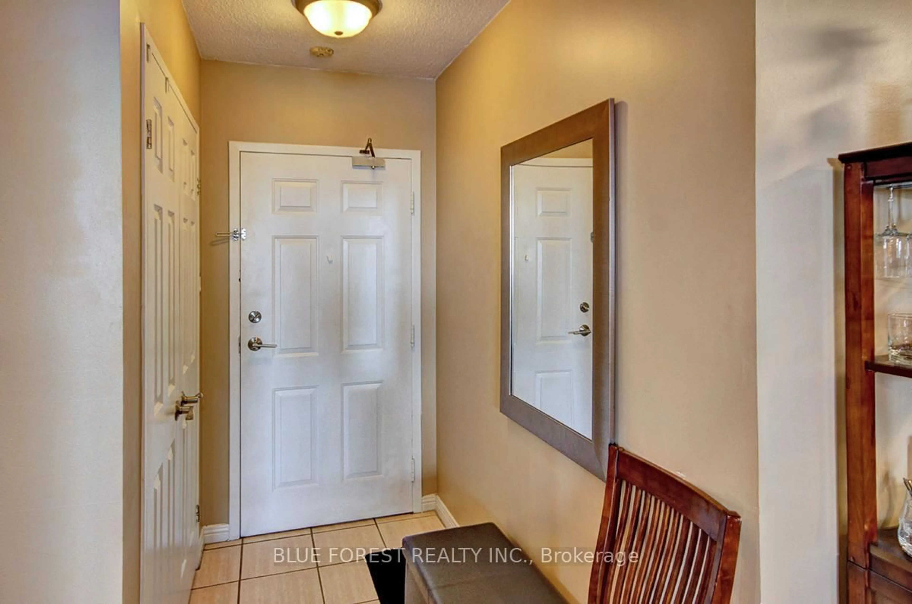 Indoor entryway for 549 Ridout St #506, London East Ontario N6A 5N5