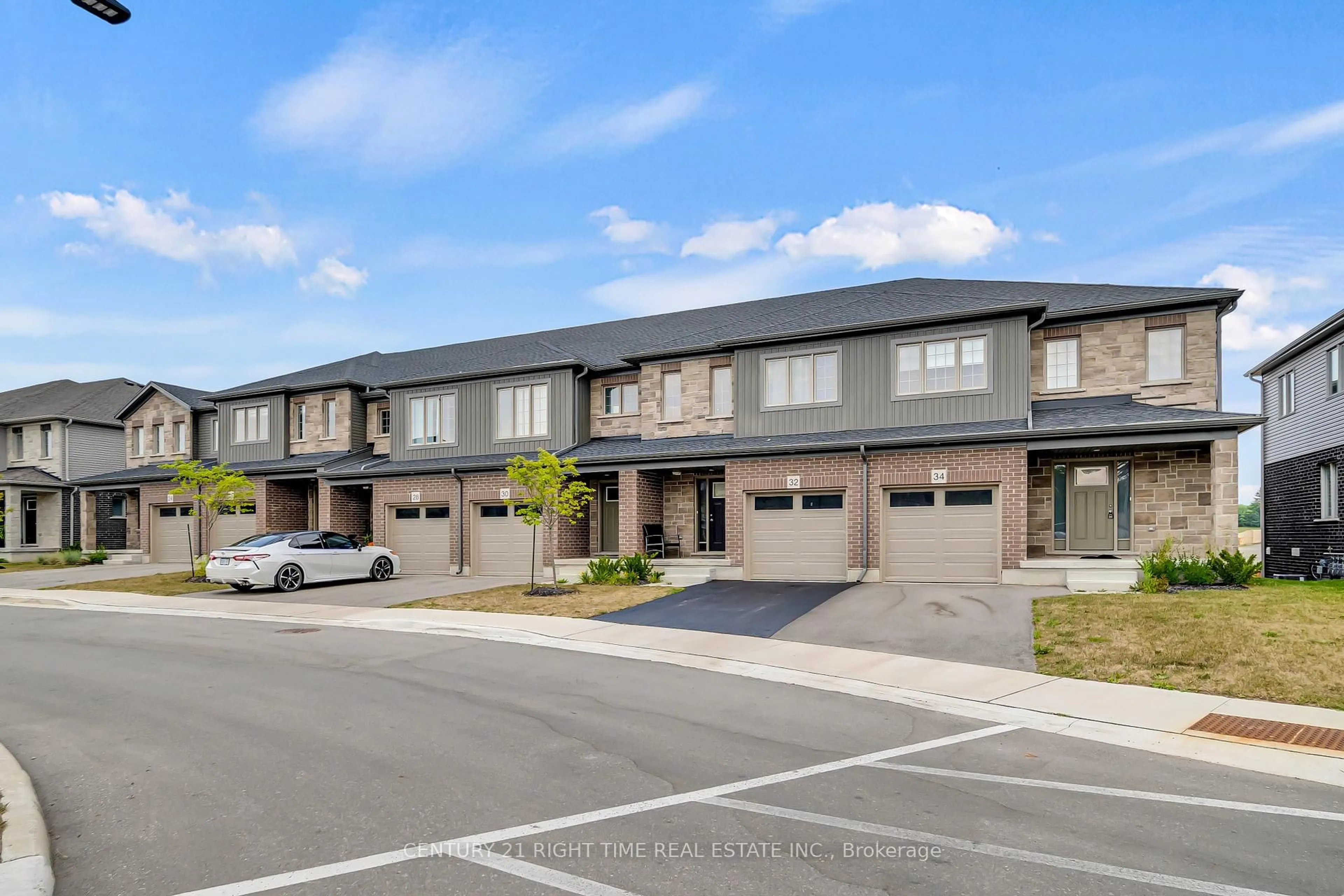 A pic from outside/outdoor area/front of a property/back of a property/a pic from drone, street for 34 WEST MILL St, North Dumfries Ontario N0B 1E0