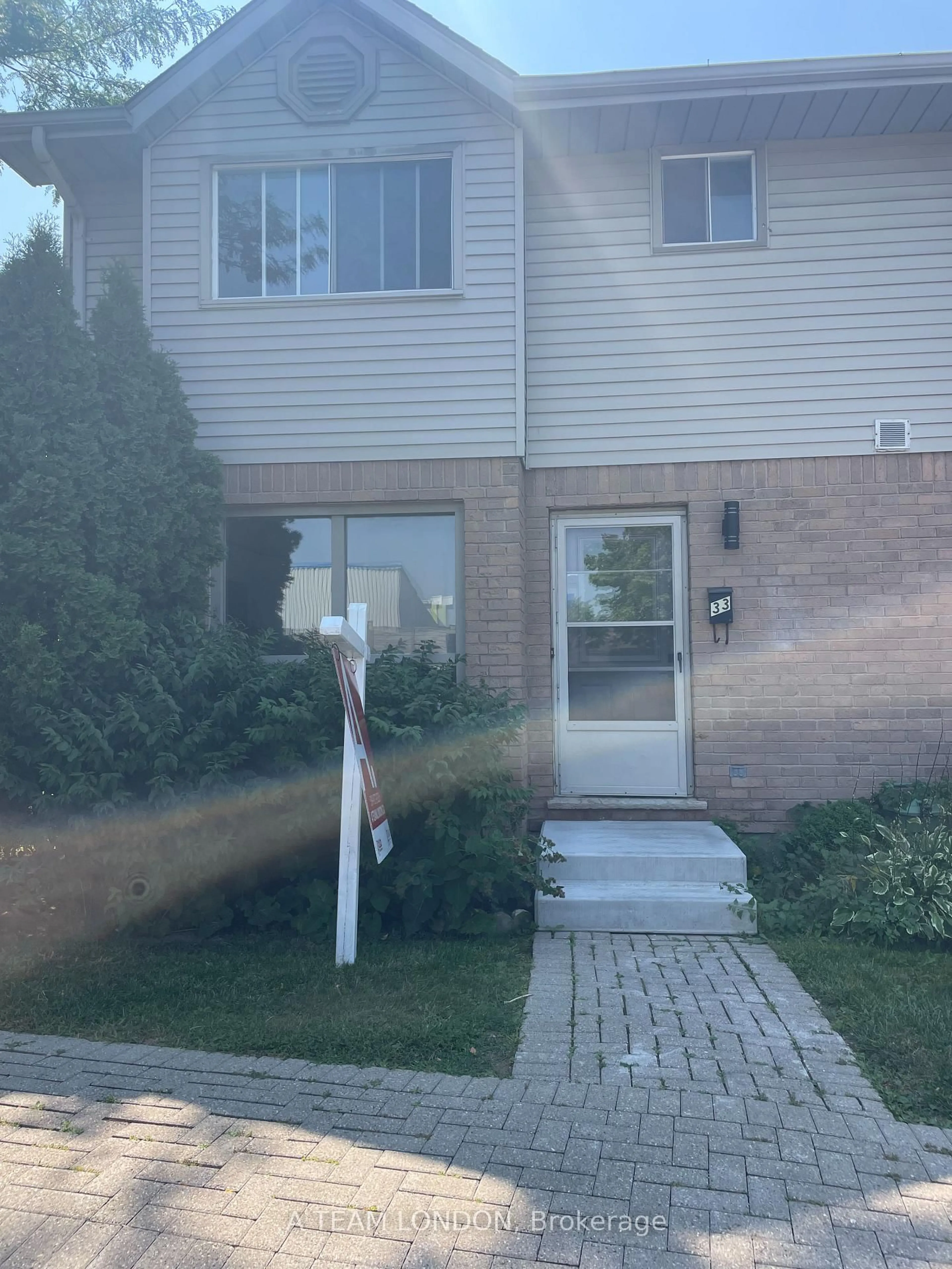 Unknown for 35 Waterman Ave #33, London South Ontario N6C 5T7