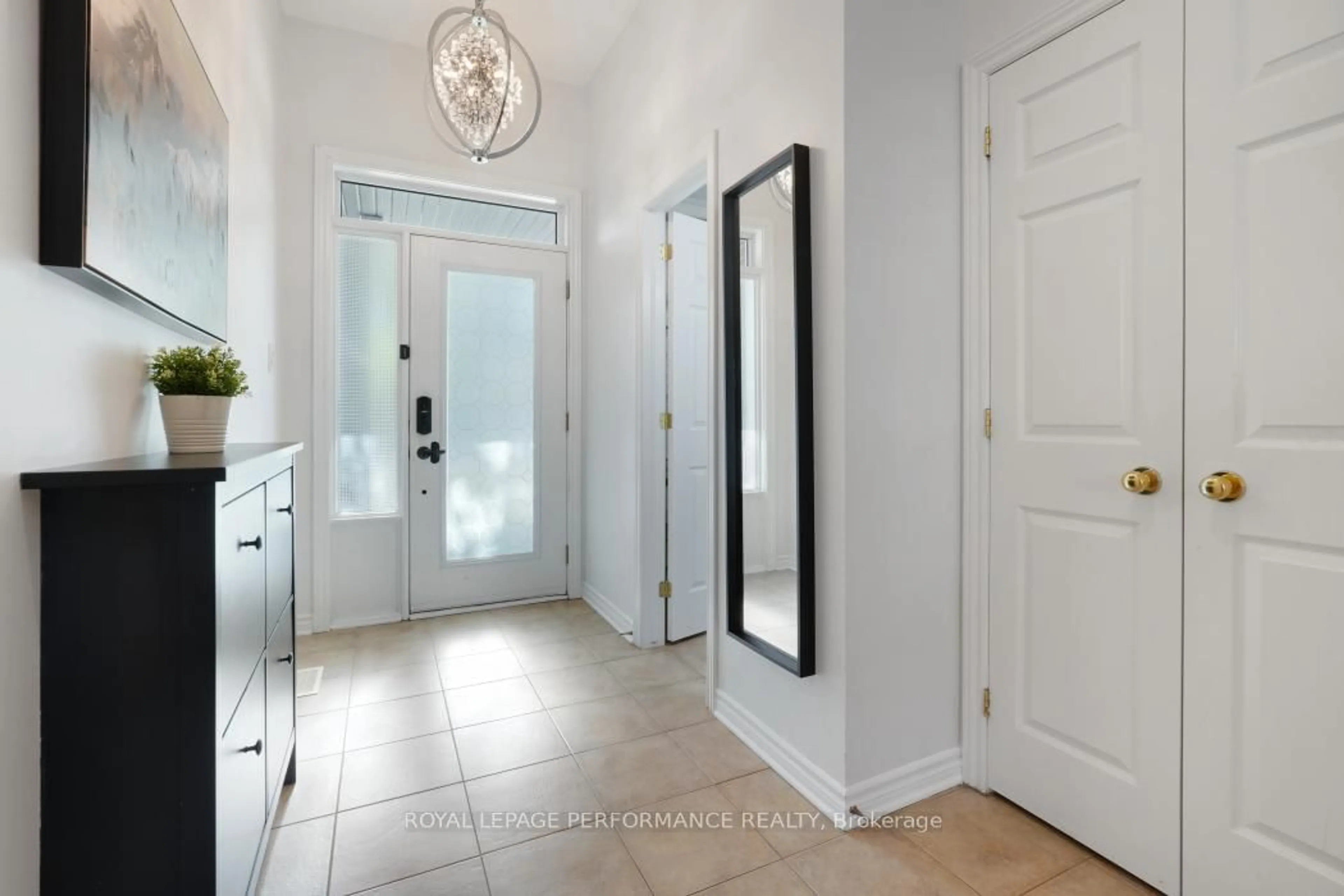 Indoor entryway for 4271 Kelly Farm Dr, Ottawa Ontario K1T 0A6