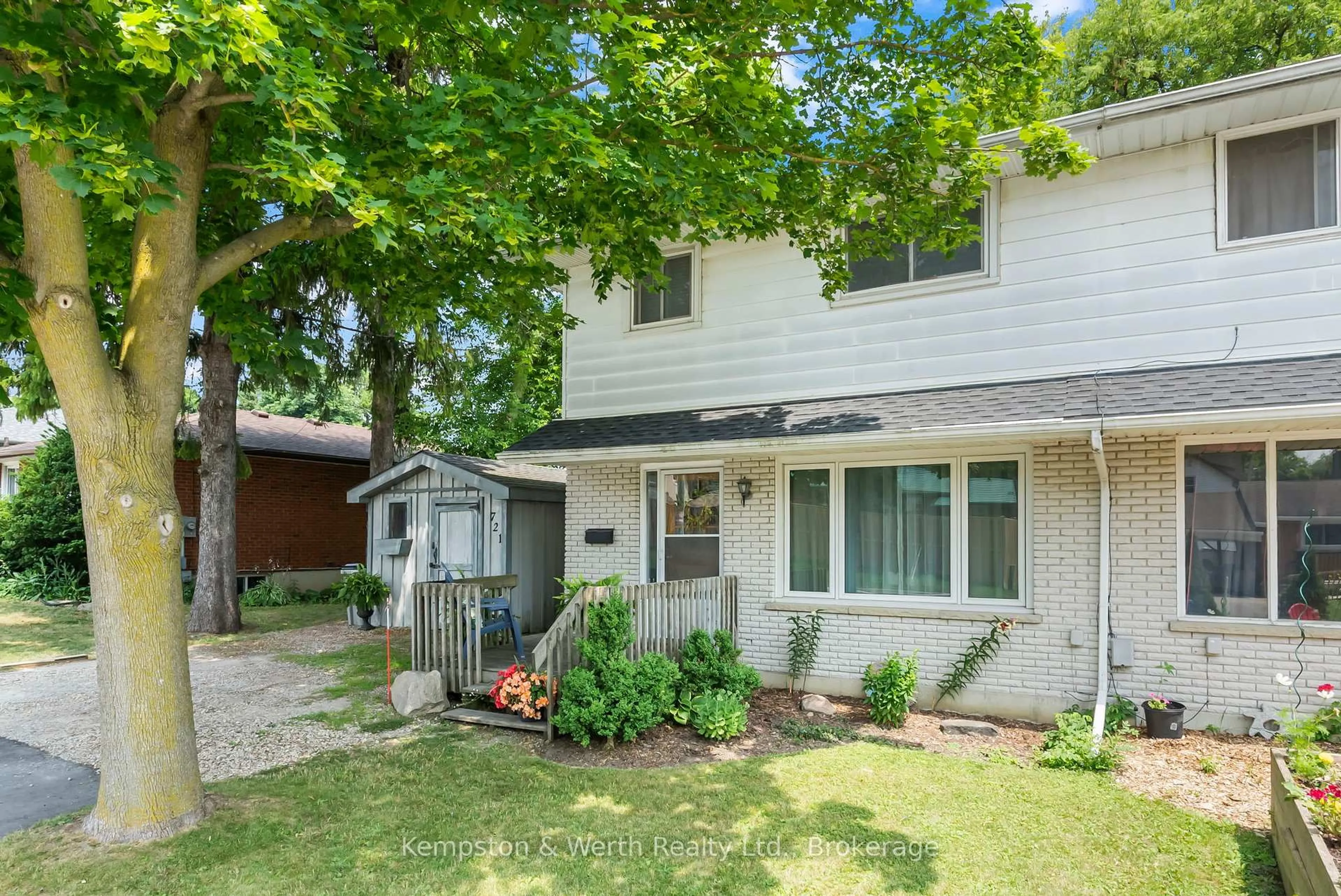 Unknown for 721 John St, North Perth Ontario N4W 1B6