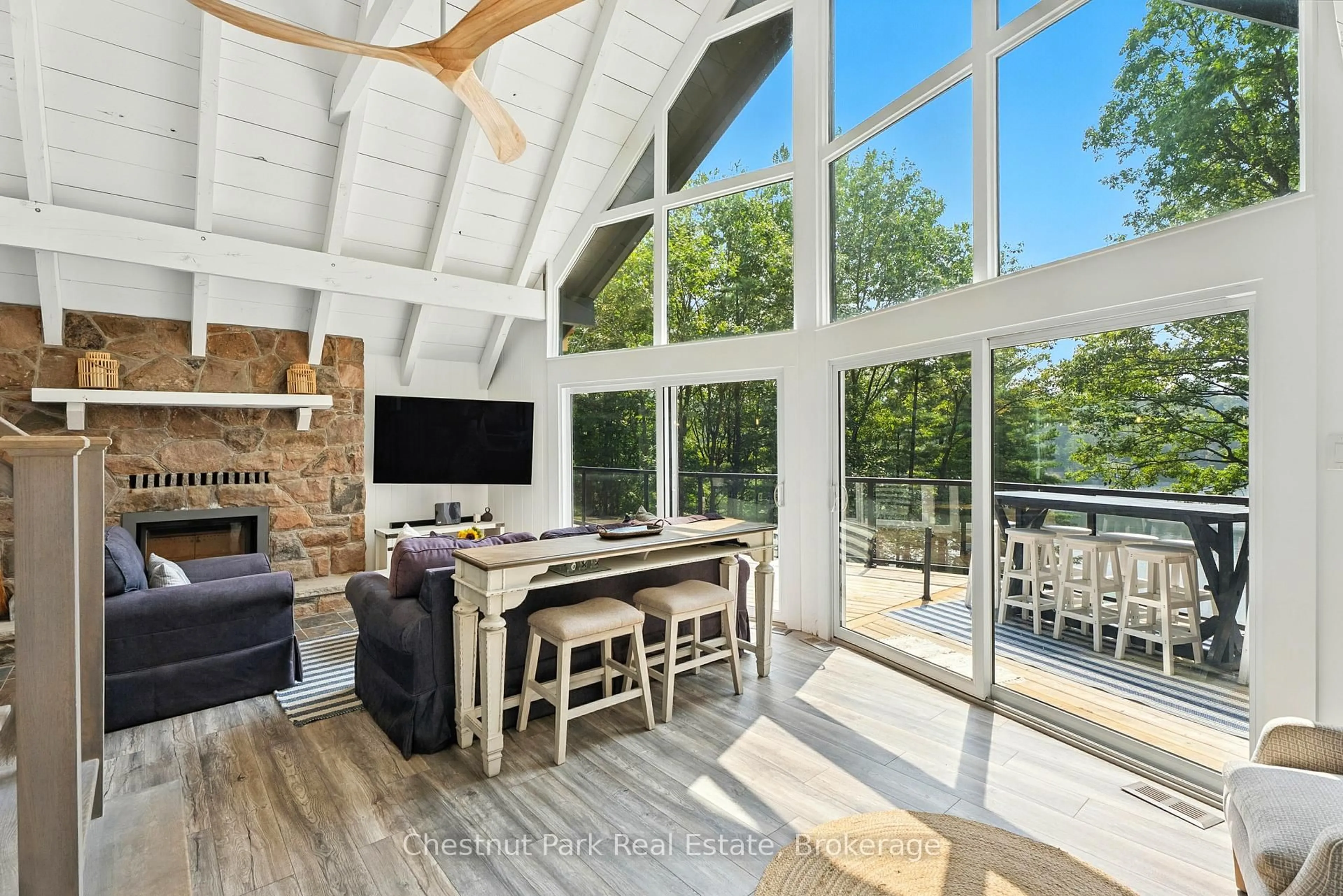 Open concept kitchen, unknown for 107 Steeles Rd, Seguin Ontario P0C 1J0