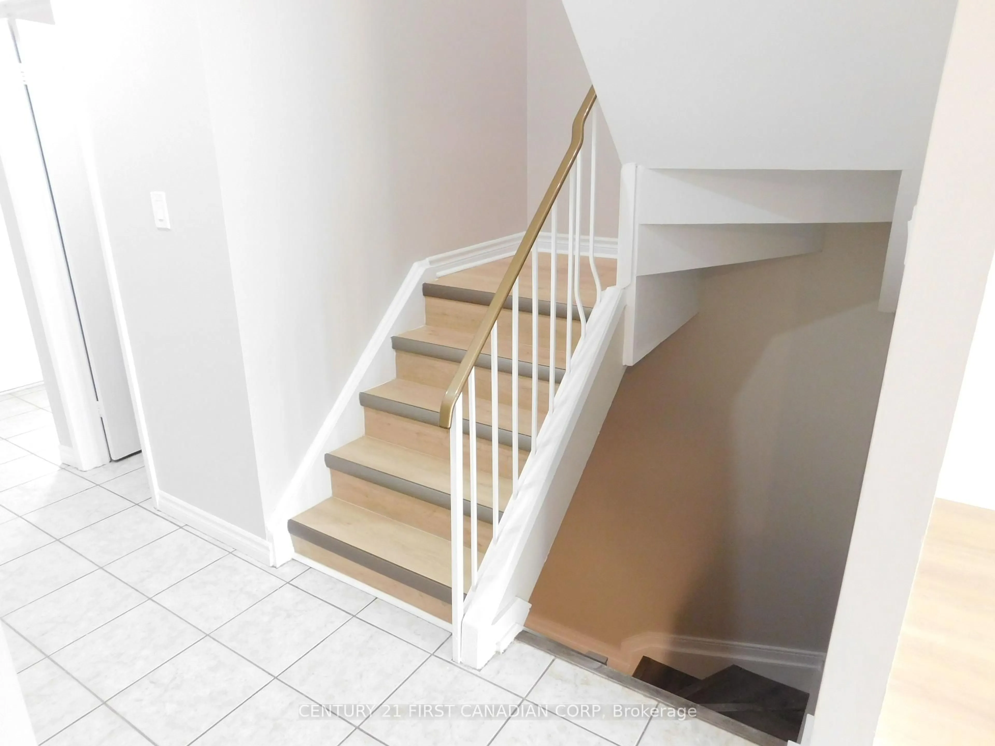 Stairs for 500 Osgoode Dr #2, London South Ontario N6E 2G9