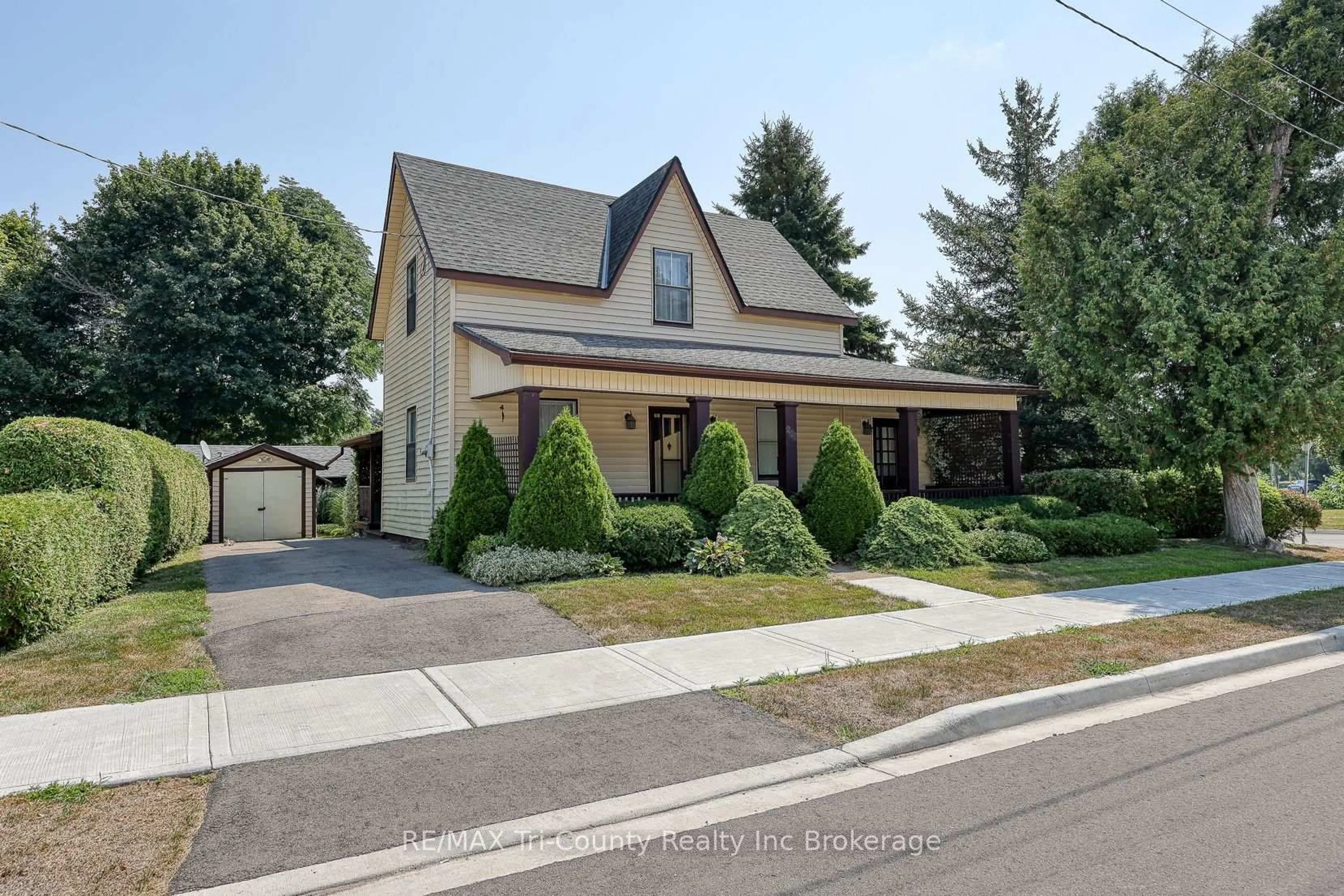 Home with brick exterior material, street for 255 Colborne St, Norfolk Ontario N3Y 3T8