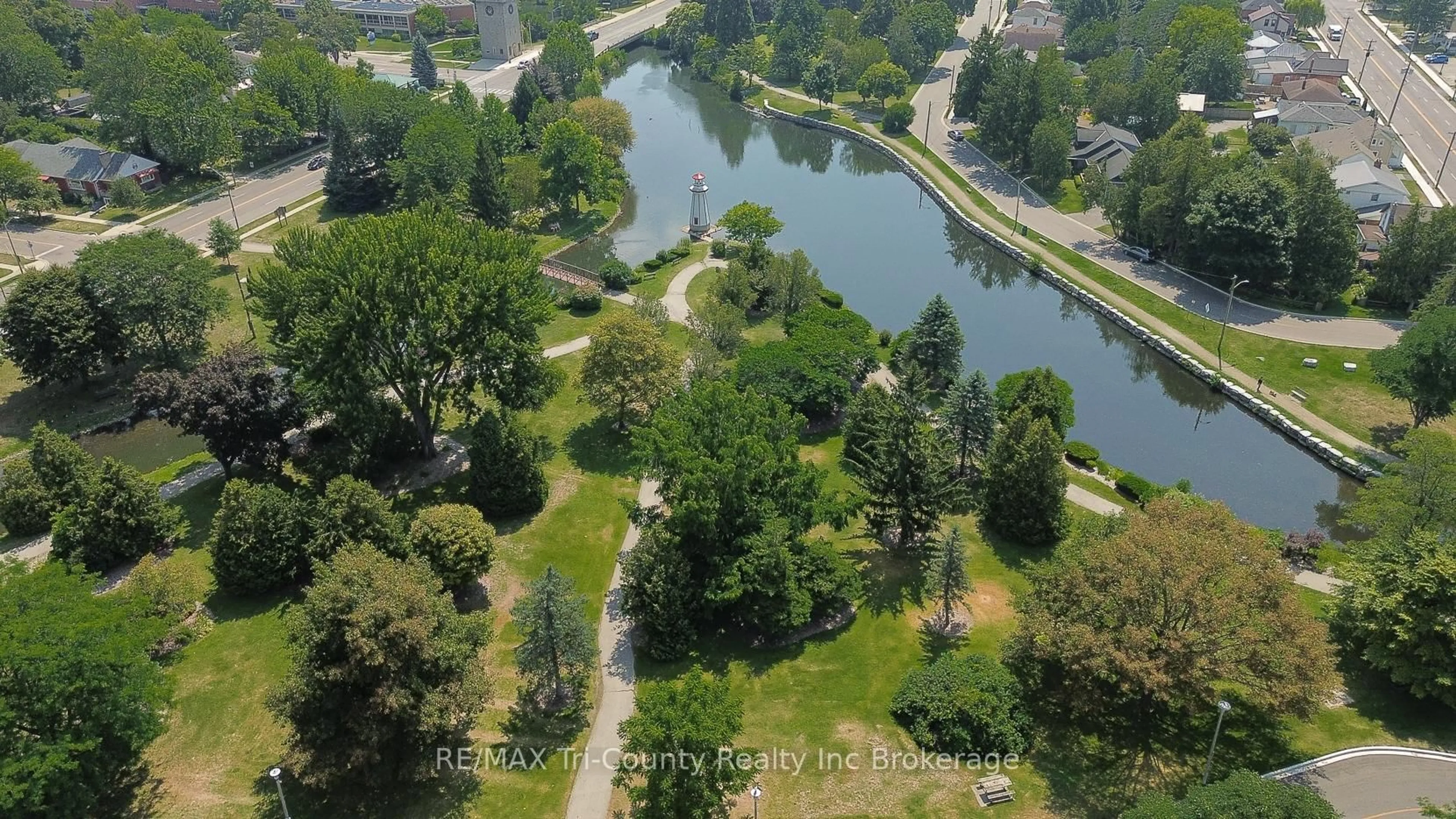 A pic from outside/outdoor area/front of a property/back of a property/a pic from drone, water/lake/river/ocean view for 255 Colborne St, Norfolk Ontario N3Y 3T8