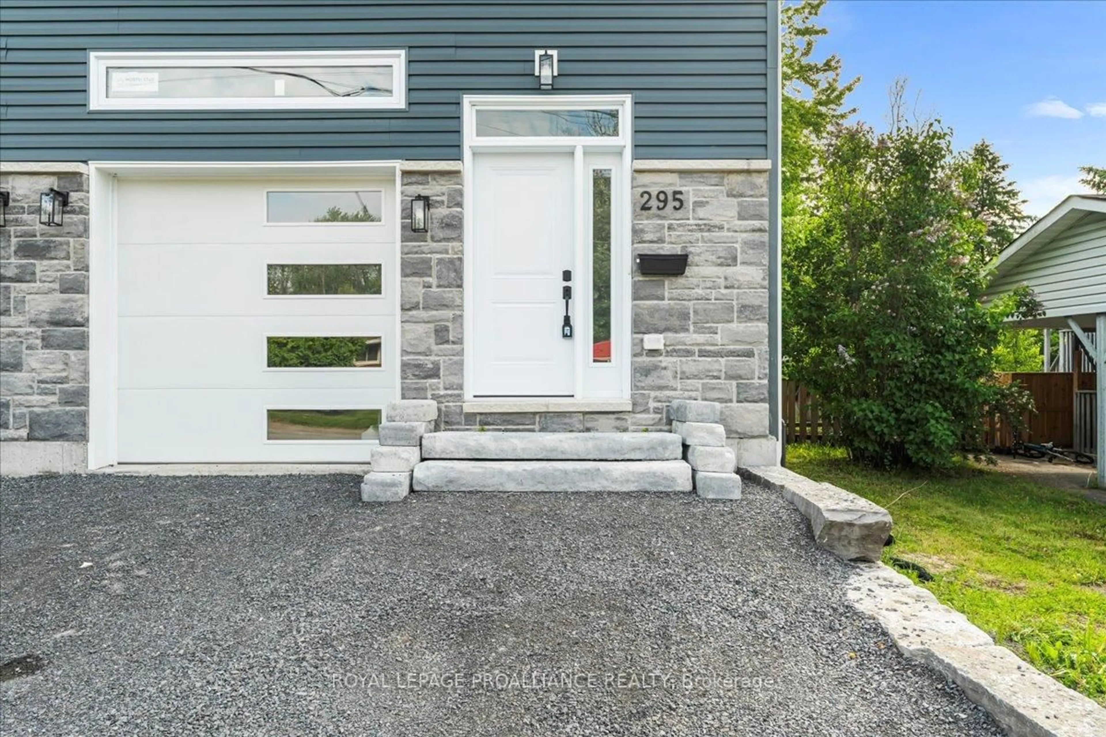 Unknown for 295 Church St, Greater Napanee Ontario K7R 1C5