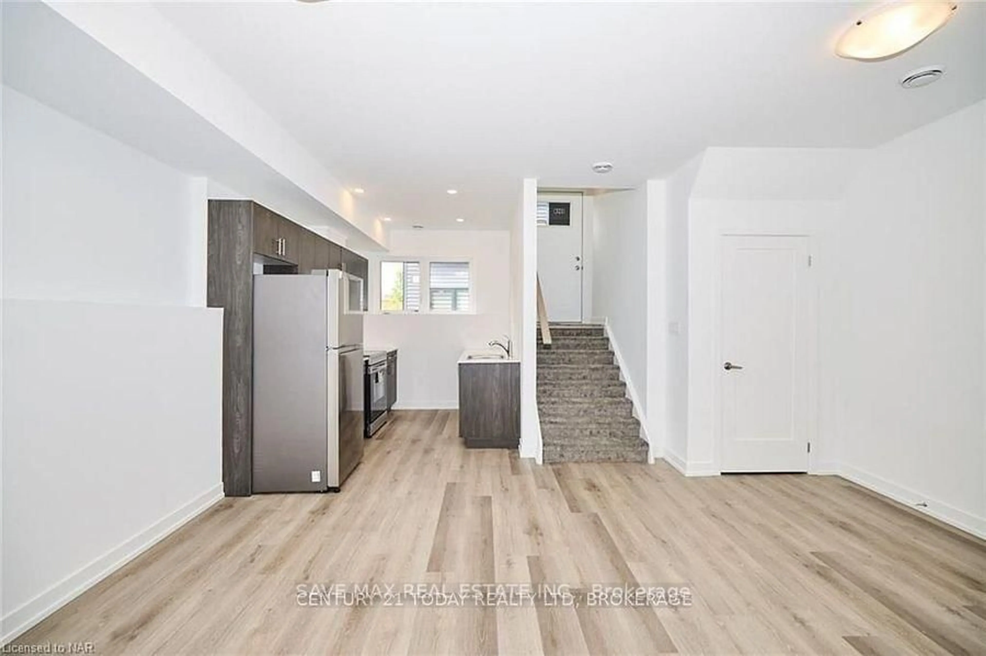 Unknown for 781 Clare Ave #211, Welland Ontario L3C 0K1