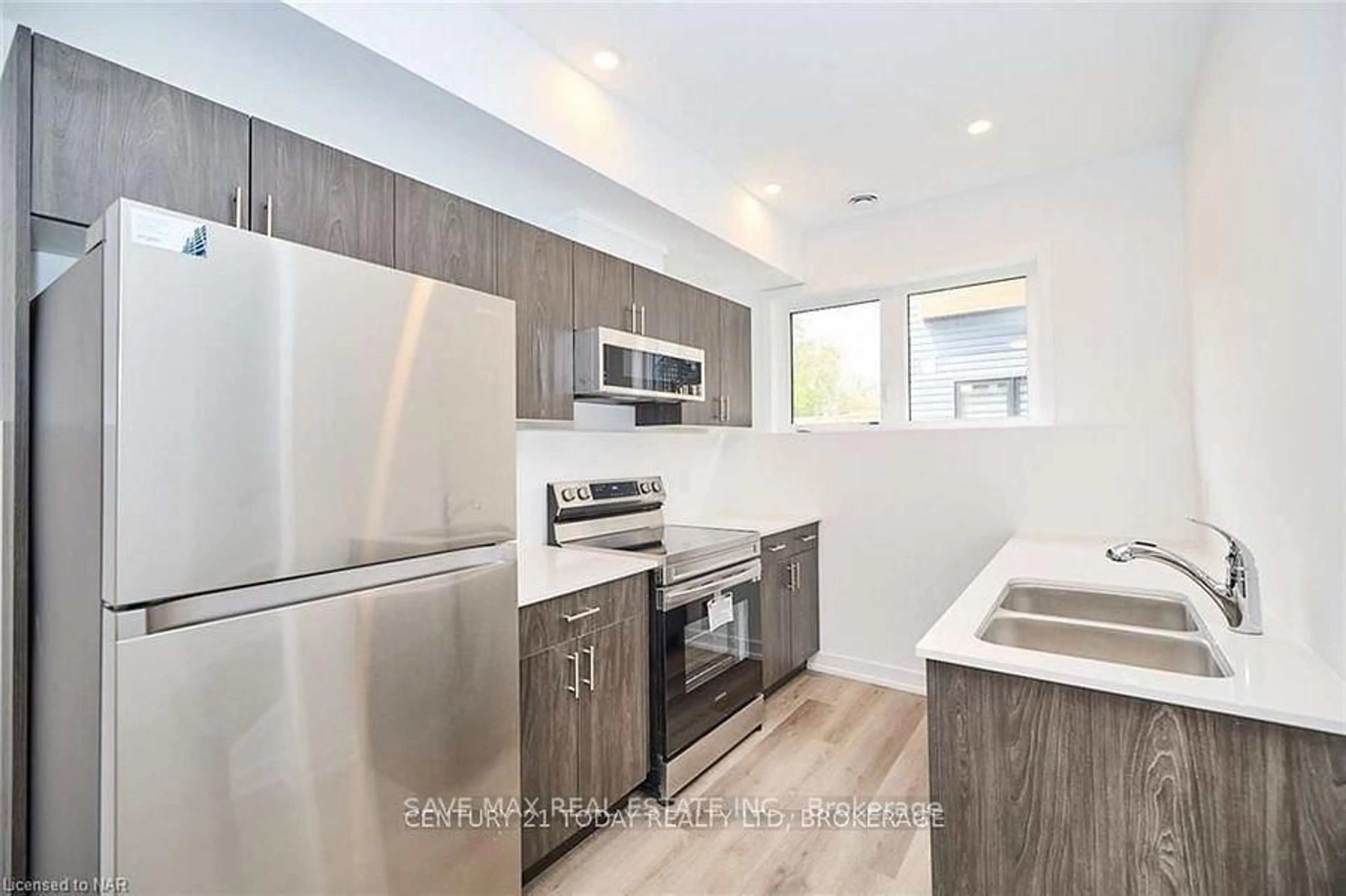 Standard kitchen, unknown for 781 Clare Ave #211, Welland Ontario L3C 0K1