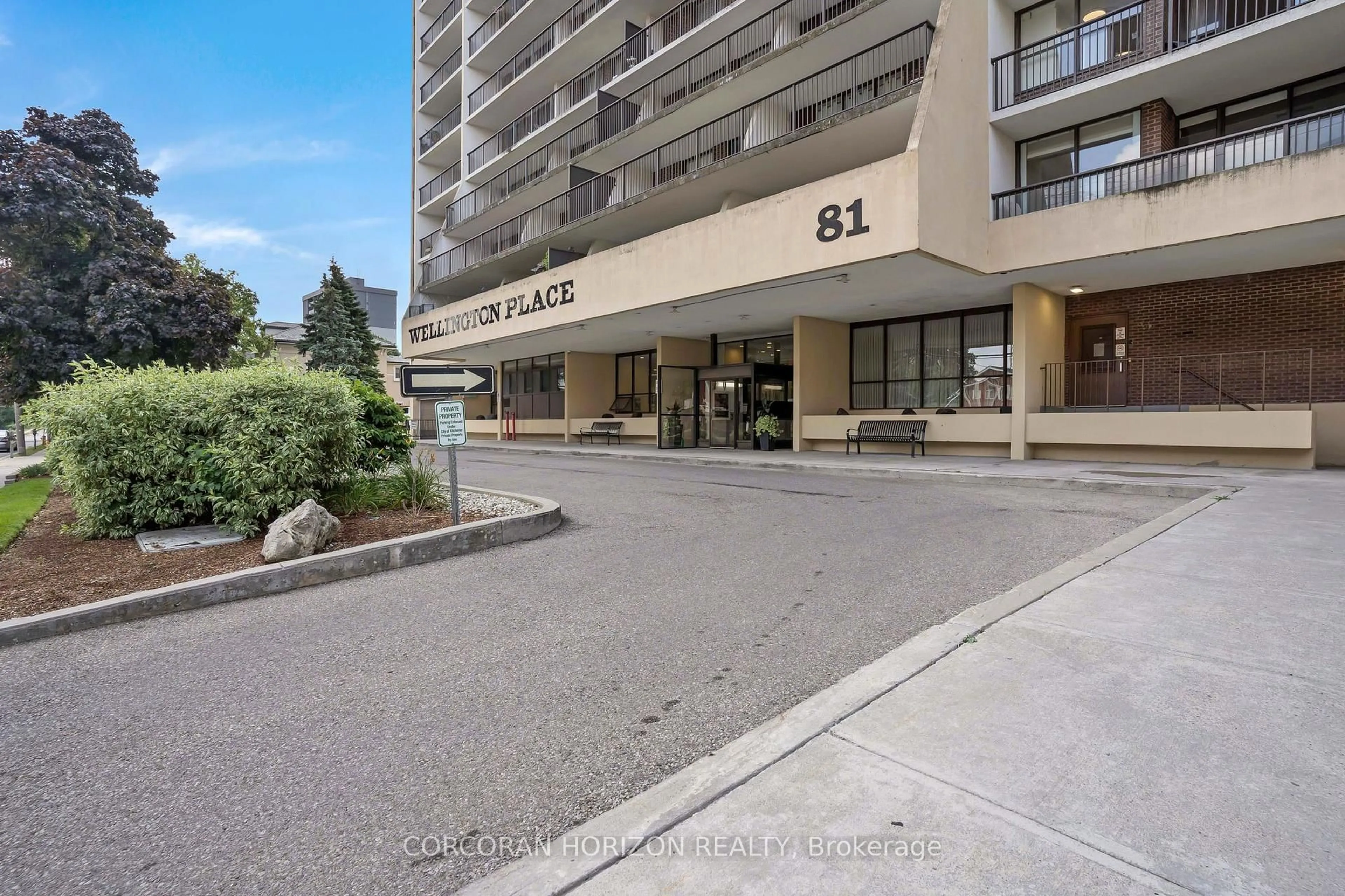 Indoor foyer for 81 Church St #1104, Kitchener Ontario N2G 4M1
