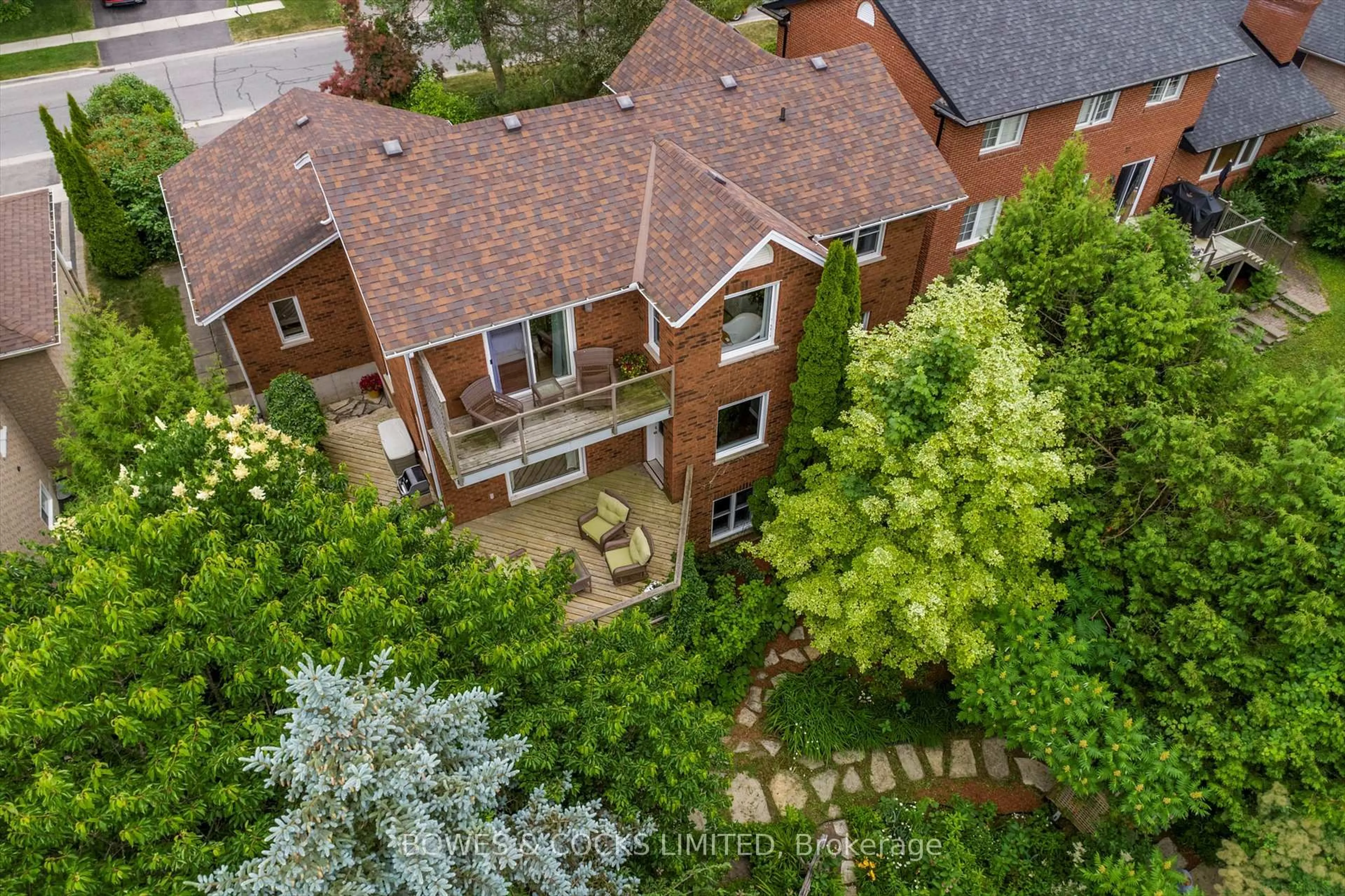 A pic from outside/outdoor area/front of a property/back of a property/a pic from drone, city buildings view from balcony for 1543 Scollard Cres, Peterborough East Ontario K9H 7L1