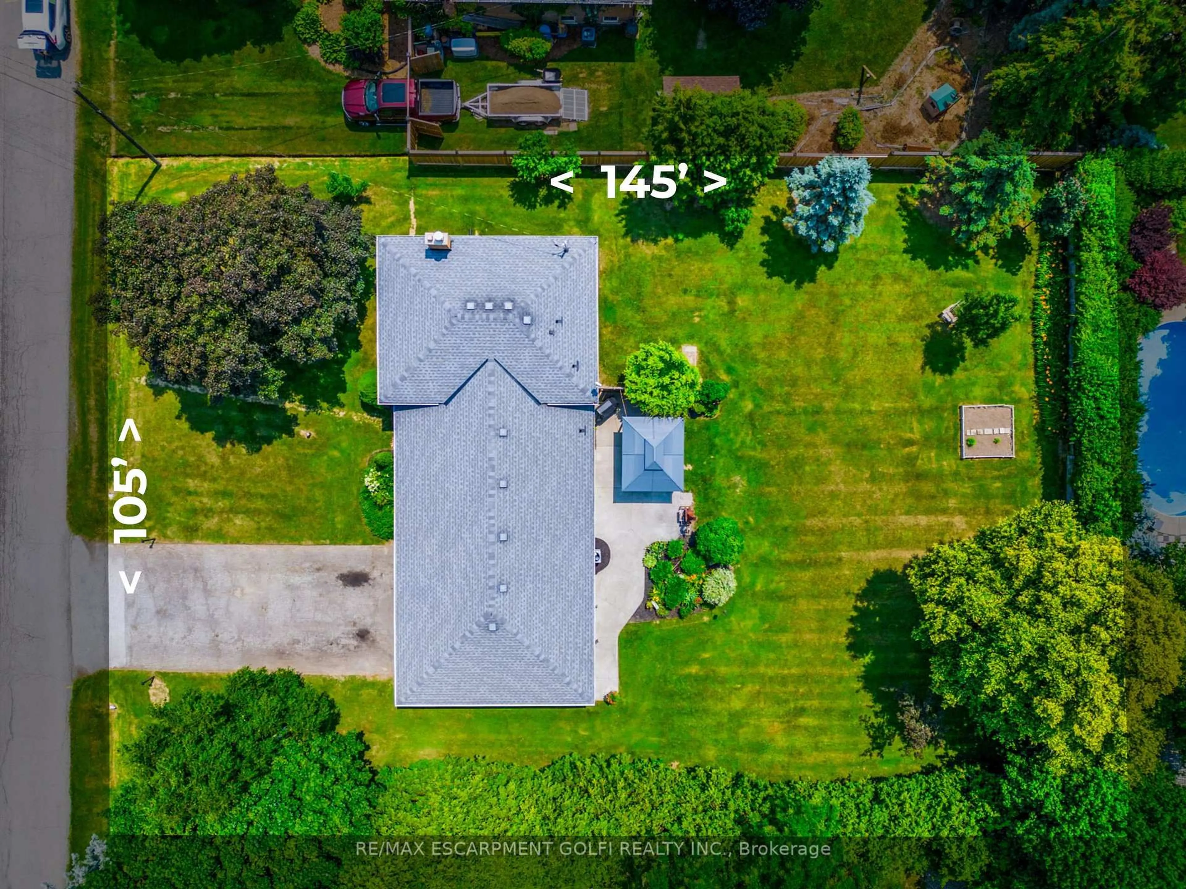 A pic from outside/outdoor area/front of a property/back of a property/a pic from drone, unknown for 5 WESTMORELAND Rd, Hamilton Ontario L9H 5E2