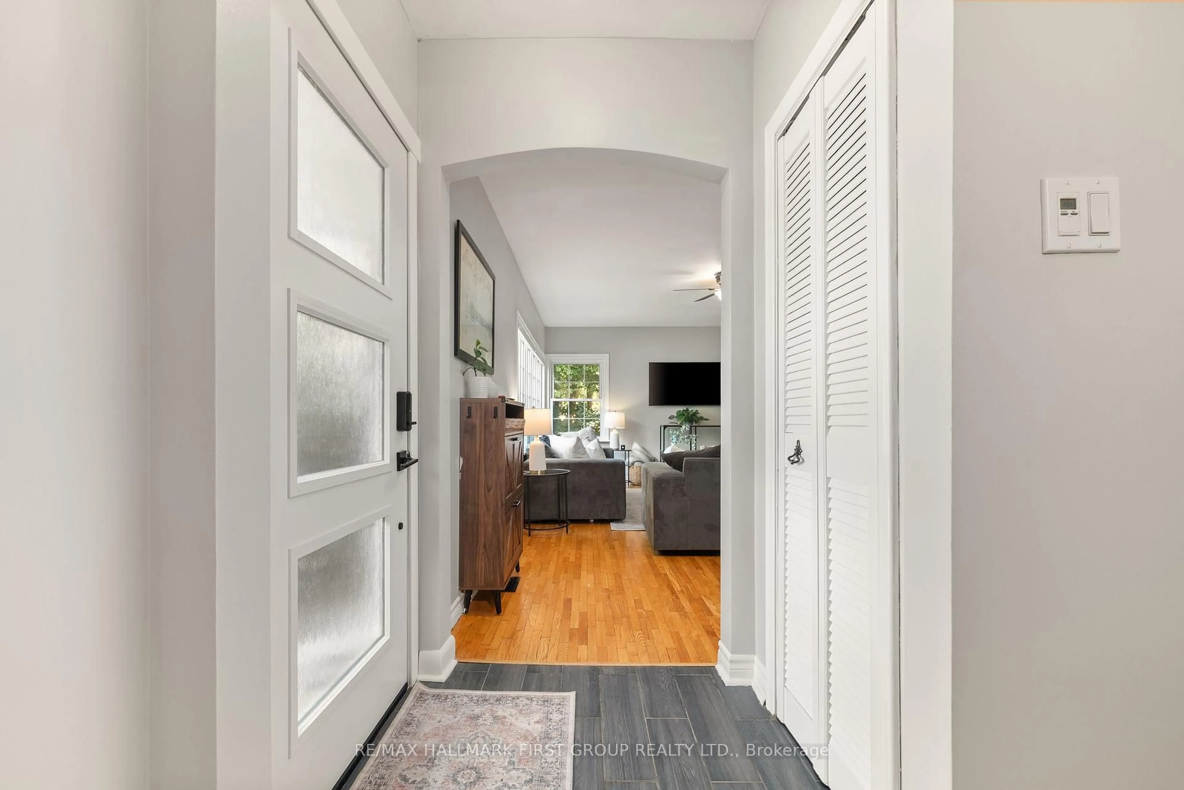 Indoor entryway for 4073 Burnham St, Hamilton Township Ontario K9A 4J9